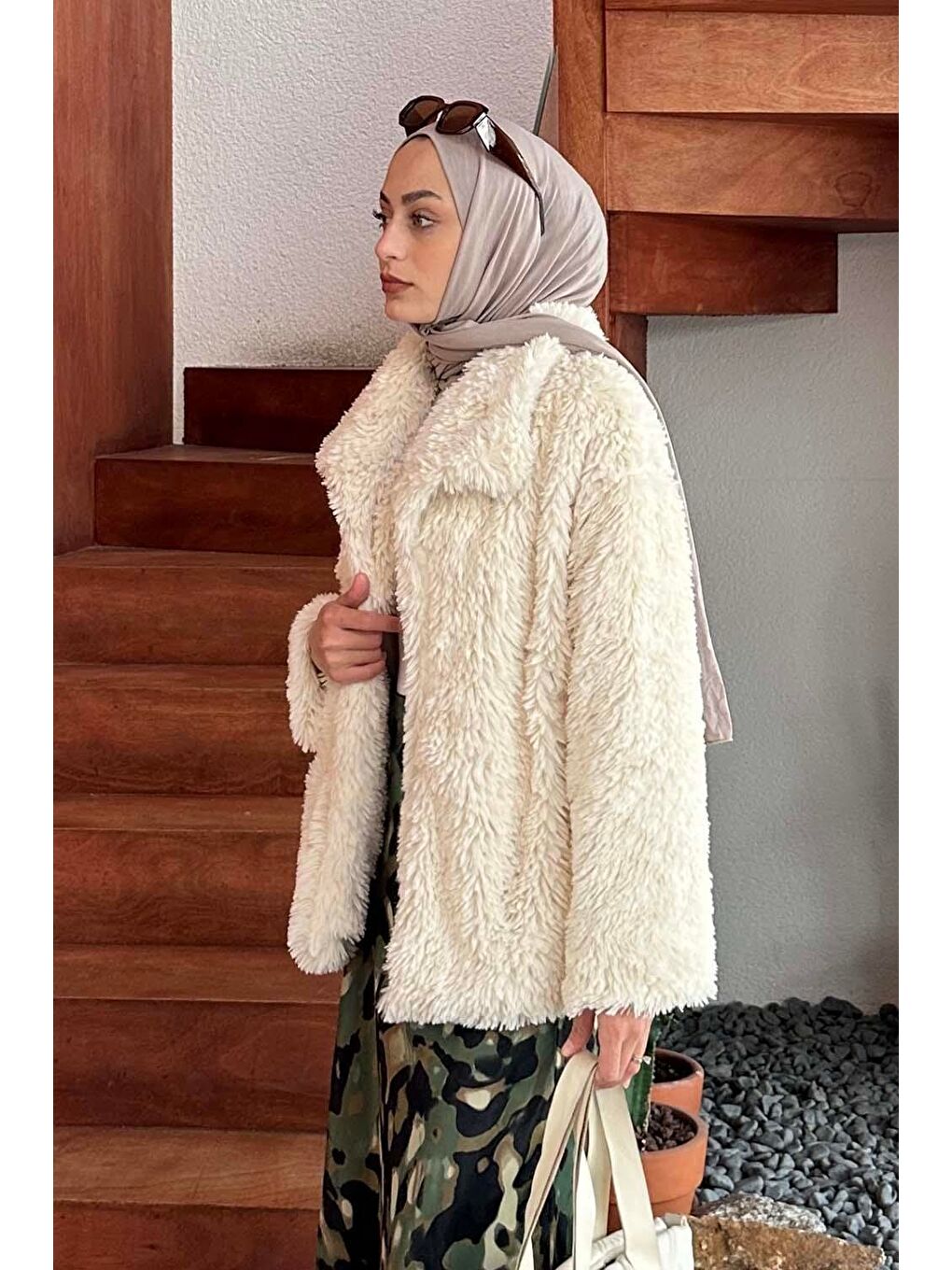 Ekru Pelüş Detaylı Mont Krem-1