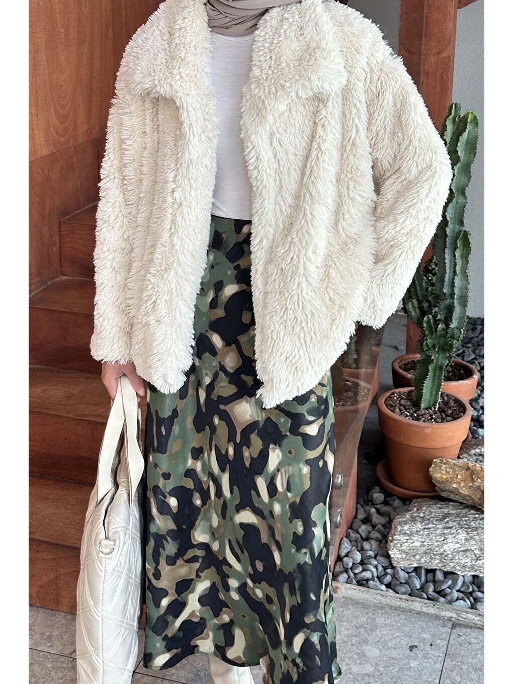 Ekru Pelüş Detaylı Mont Krem-2