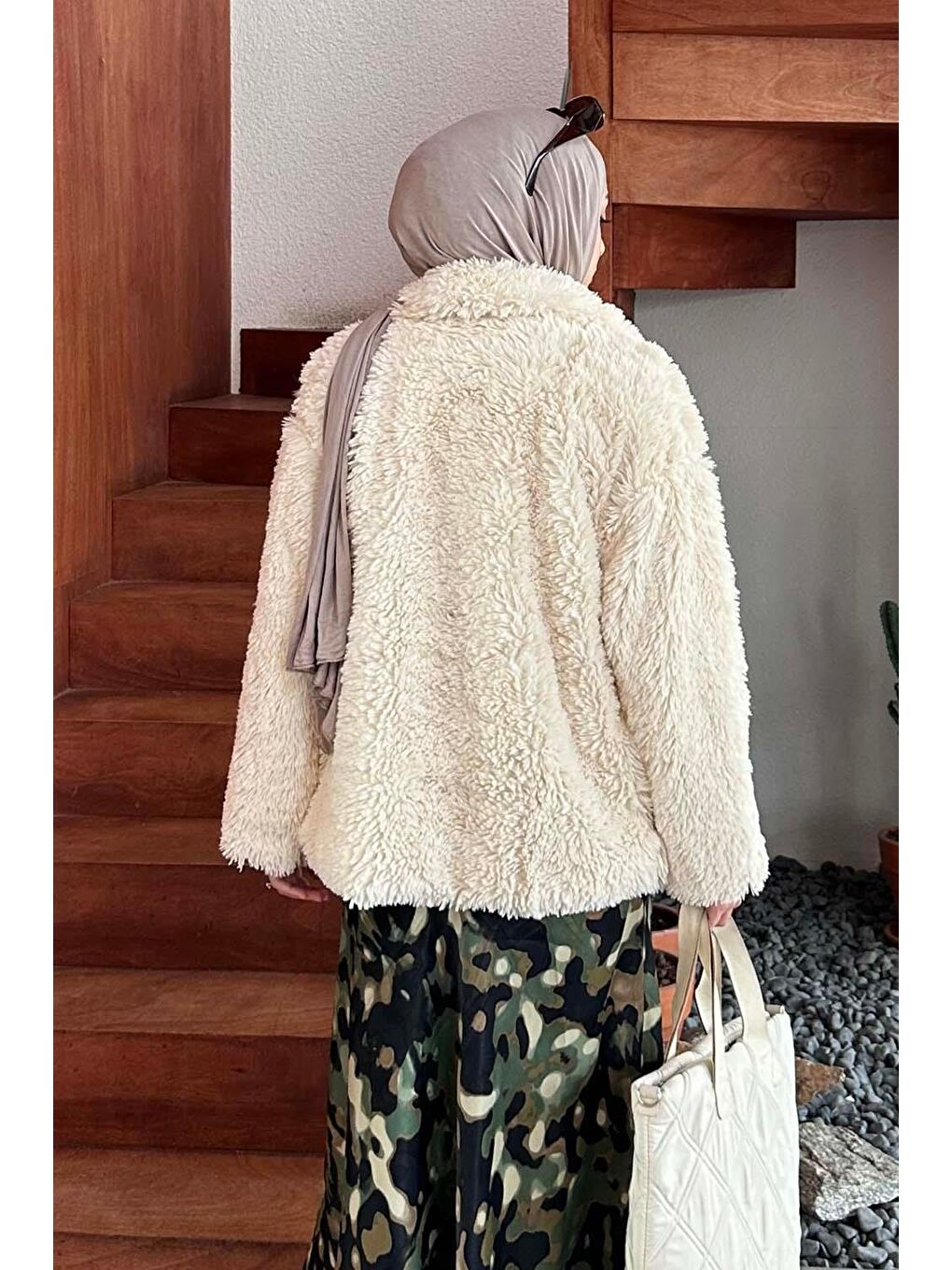 Ekru Pelüş Detaylı Mont Krem-3