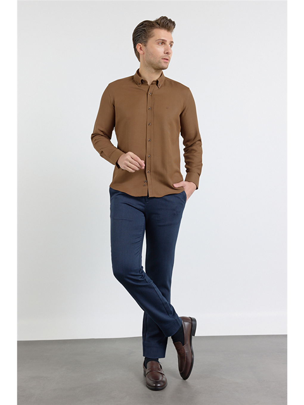 Koyu Kahverengi Perfetto Düğmeli Yaka Uzun Kol Cepsiz Slim Fit Cls Gömlek 1004255173-1