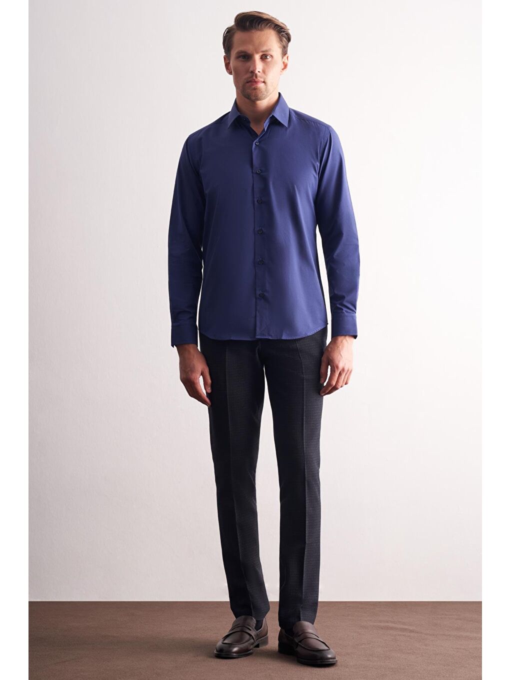 Lacivert Sert Yaka Filafil Desen Uzun Kol Slim Fit Pamuklu Gömlek 1004255181-1