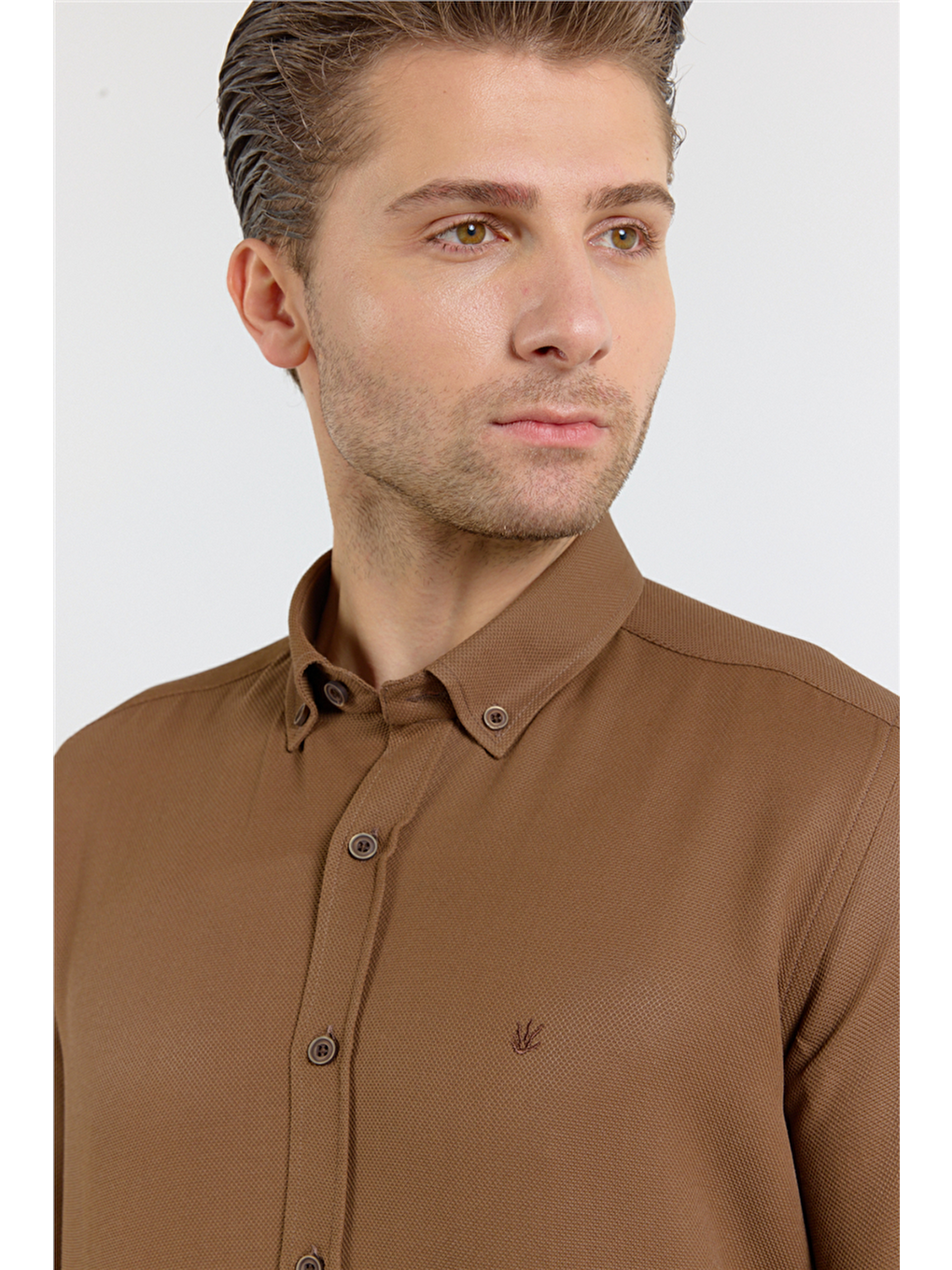 Koyu Kahverengi Perfetto Düğmeli Yaka Uzun Kol Cepsiz Slim Fit Cls Gömlek 1004255173-3