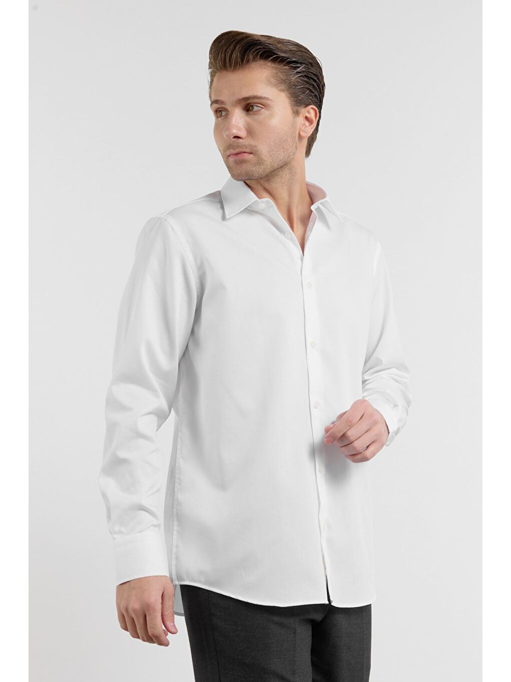 Beyaz Uzun Kol Sert Yaka Kendinden Desenli %100 Pamuk Comfort Fit Gömlek 1004255203