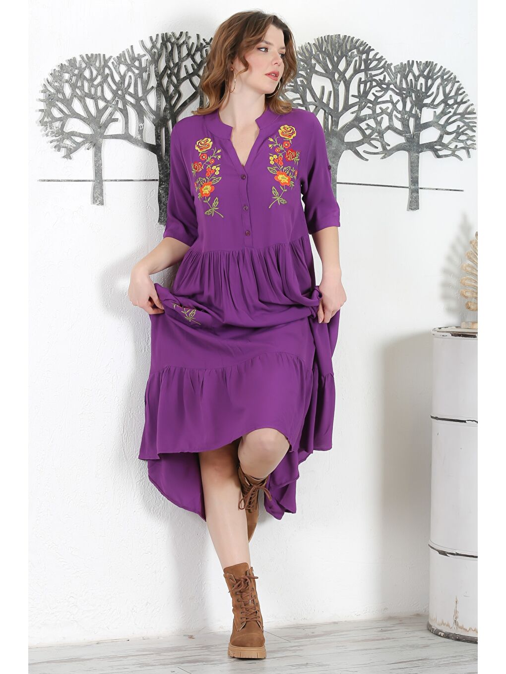Mor Hakim Yaka Düğmeli 3/4 Kol Düğmeli Cepli Etek Ucu Fırfırlı Nakışlı Dokuma Elbise 134 54-2