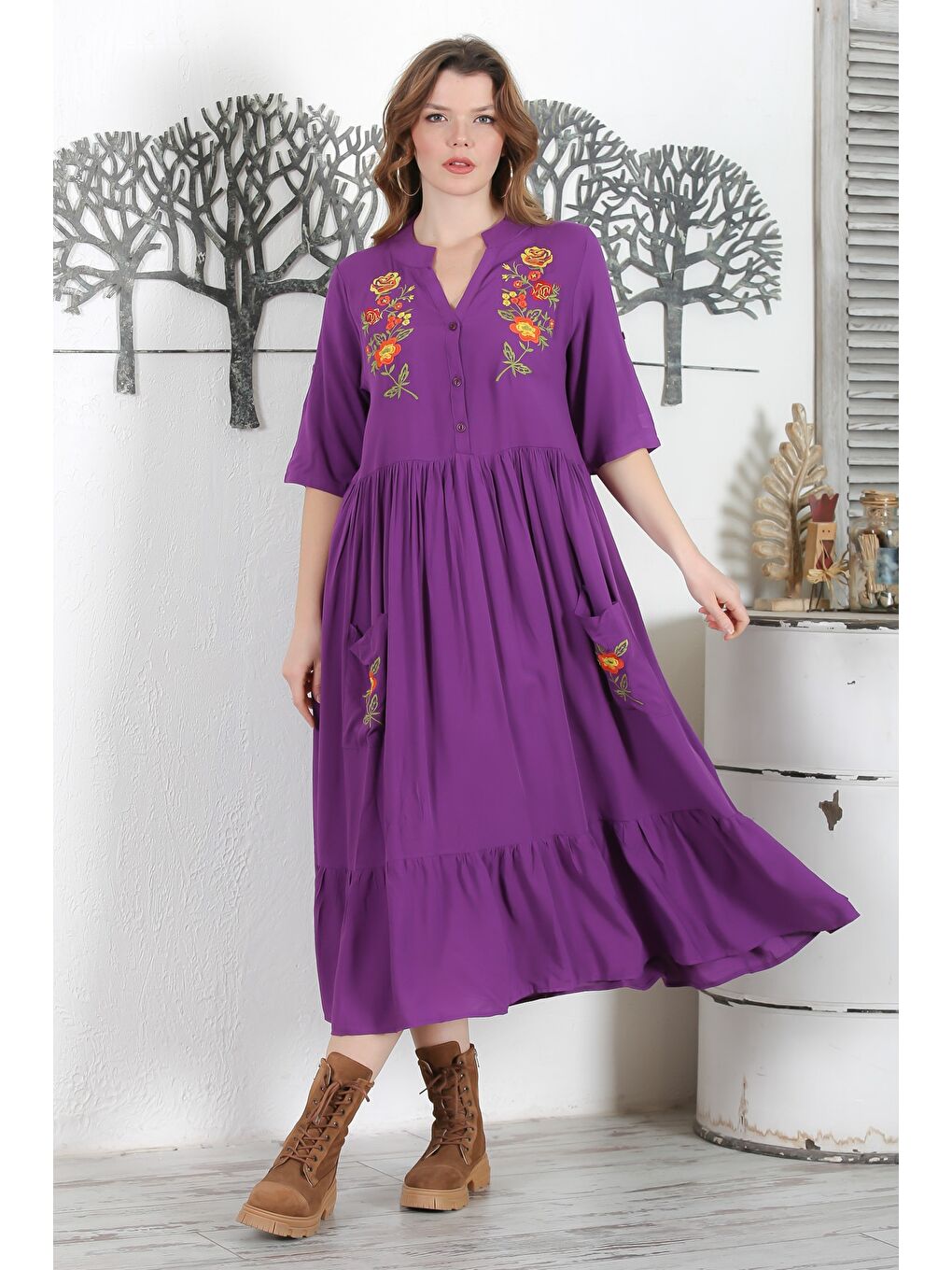 Mor Hakim Yaka Düğmeli 3/4 Kol Düğmeli Cepli Etek Ucu Fırfırlı Nakışlı Dokuma Elbise 134 54-3
