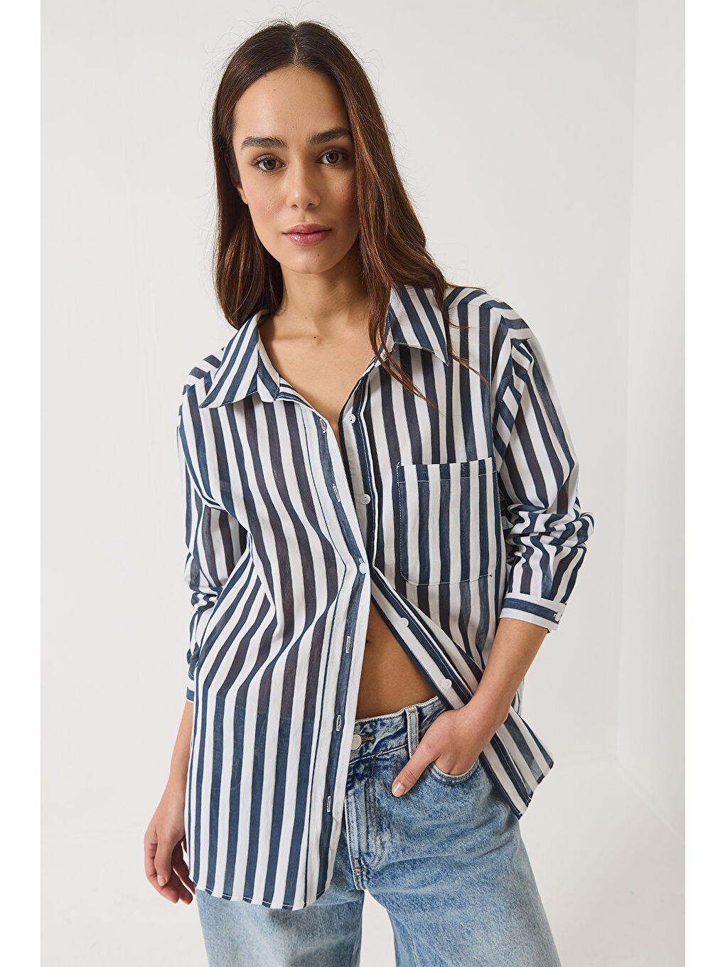 Lacivert Kadın Çizgili Tek Cep Detaylı Oversize Gömlek-1