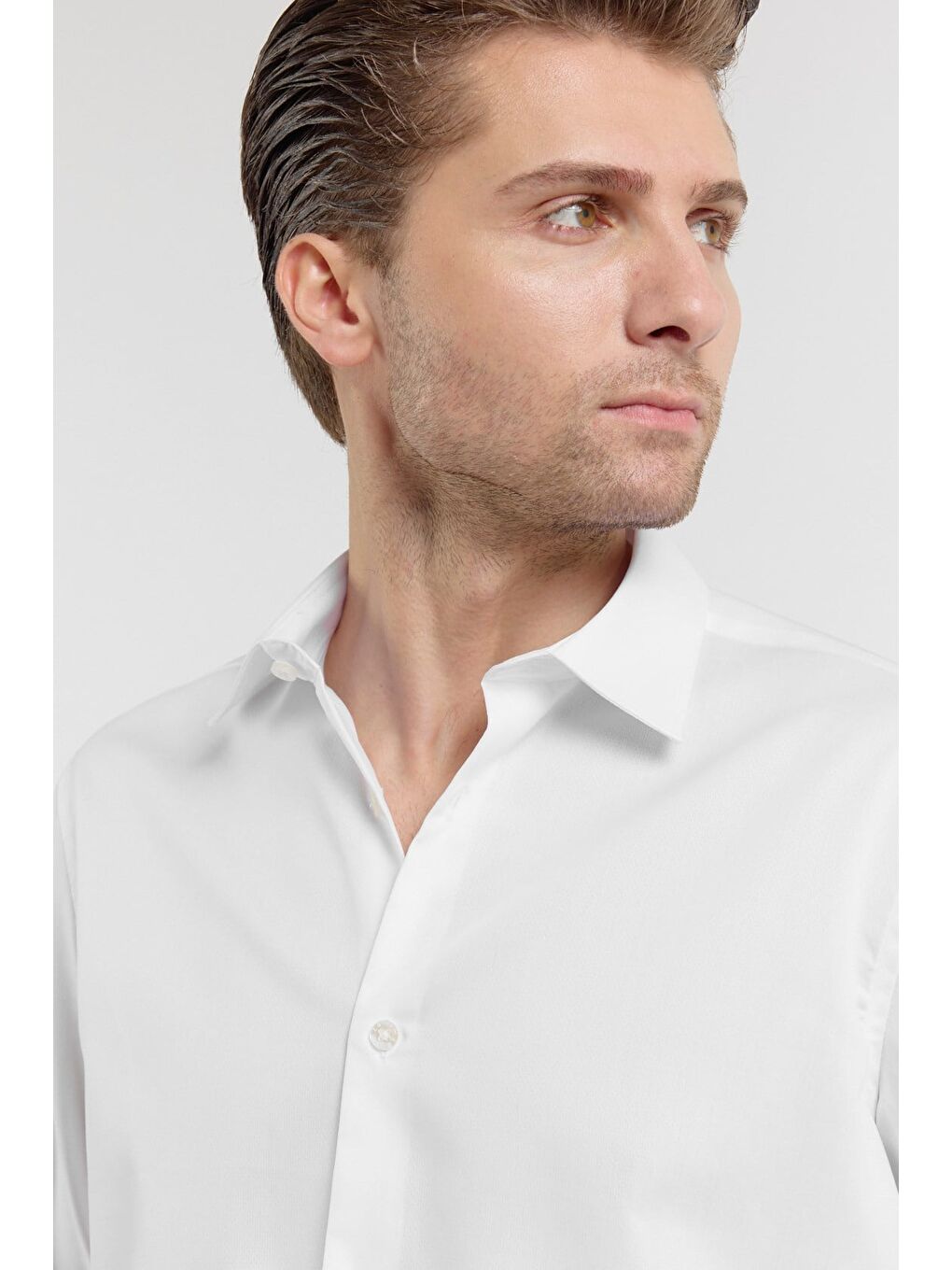 Beyaz Uzun Kol Sert Yaka Kendinden Desenli %100 Pamuk Comfort Fit Gömlek 1004255203-2