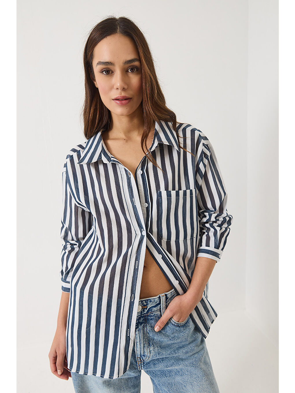 Lacivert Kadın Çizgili Tek Cep Detaylı Oversize Gömlek-3