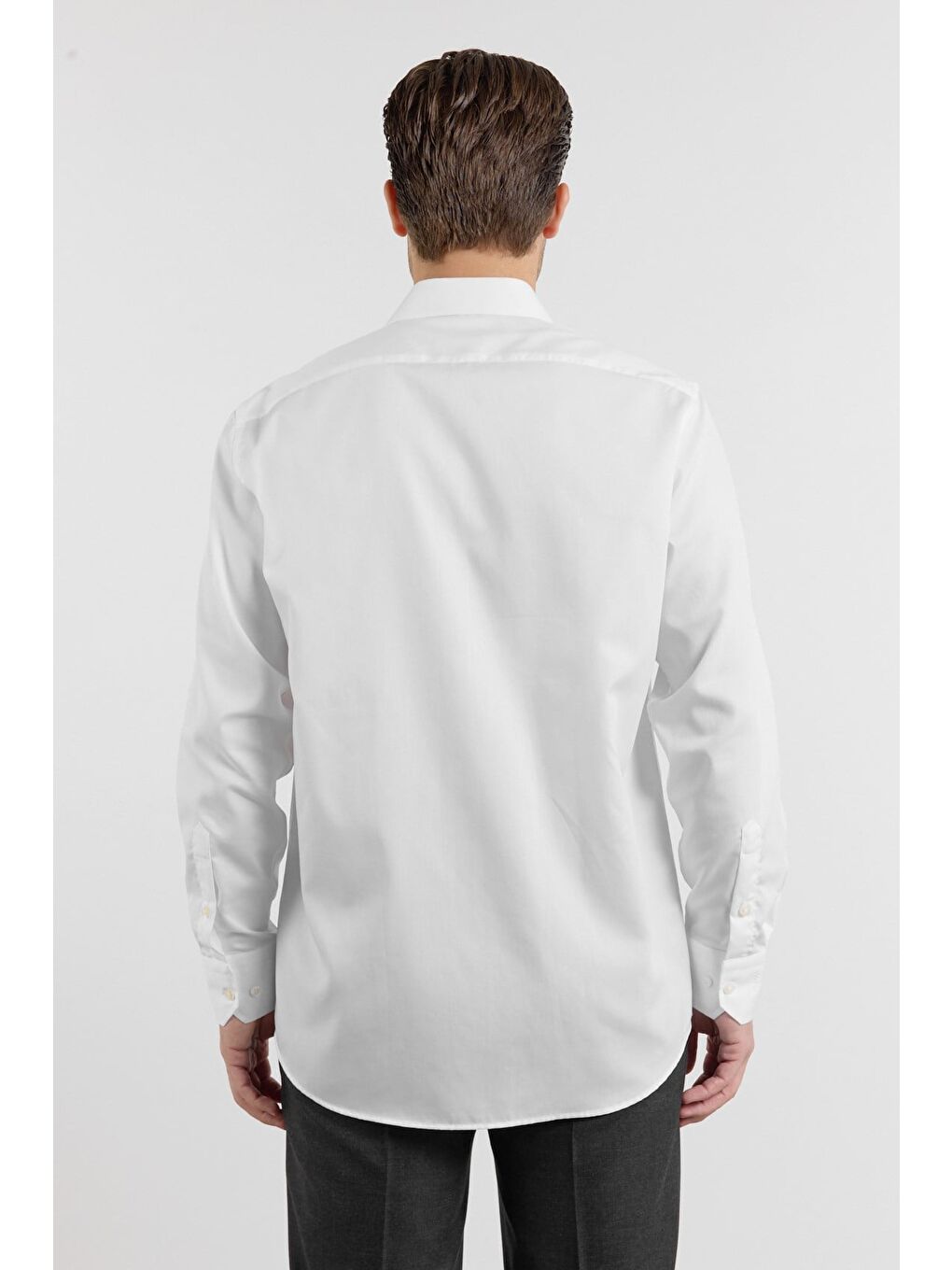 Beyaz Uzun Kol Sert Yaka Kendinden Desenli %100 Pamuk Comfort Fit Gömlek 1004255203-3