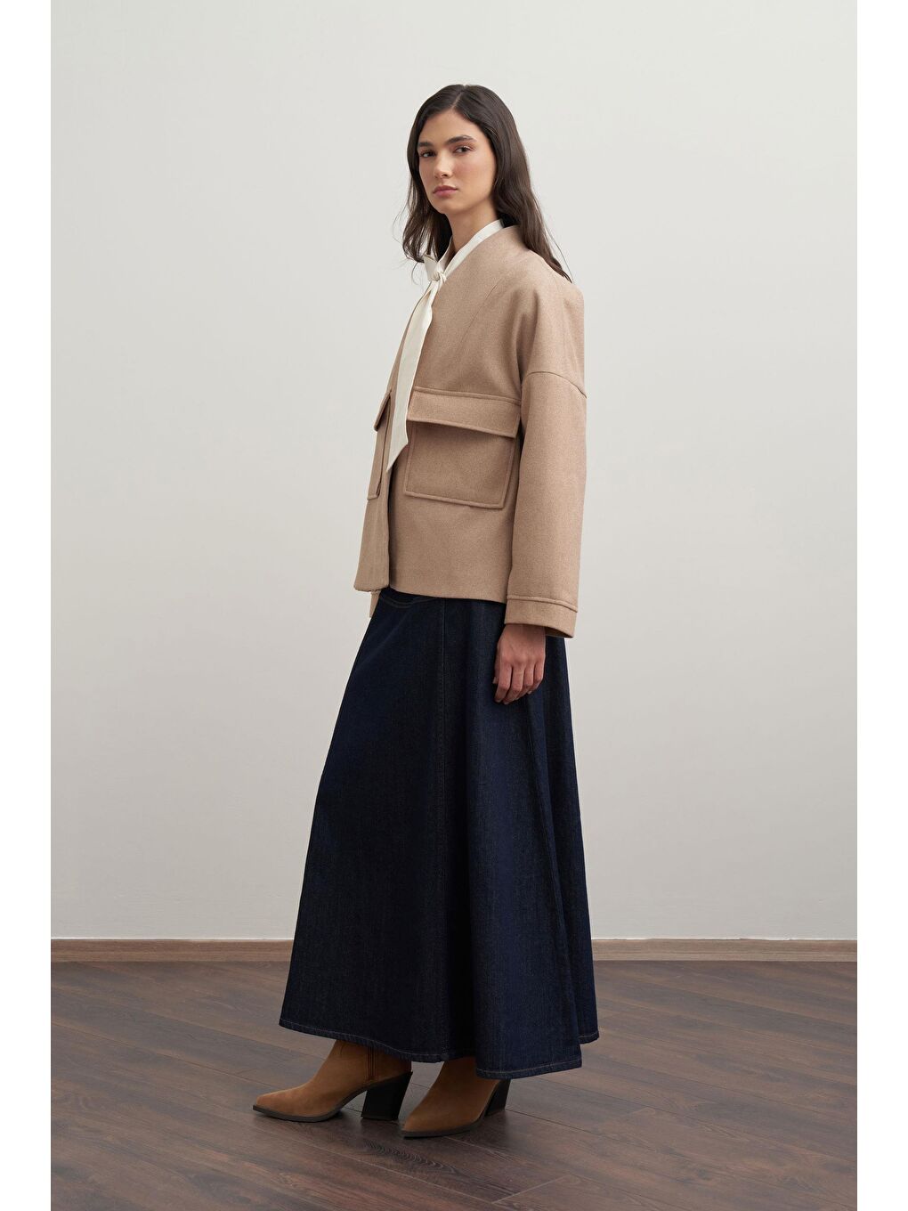 Bej Vizon-Cepli Kısa Kaşe Ceket-1