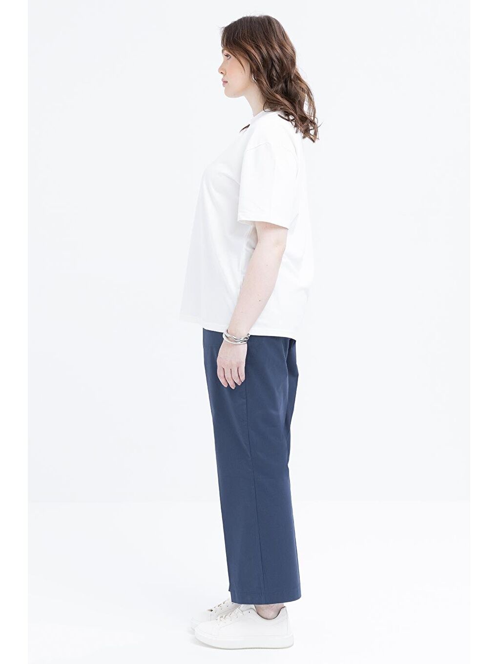 Ekru-Kısa Kollu Nakış Detaylı Süprem Tshirt-2