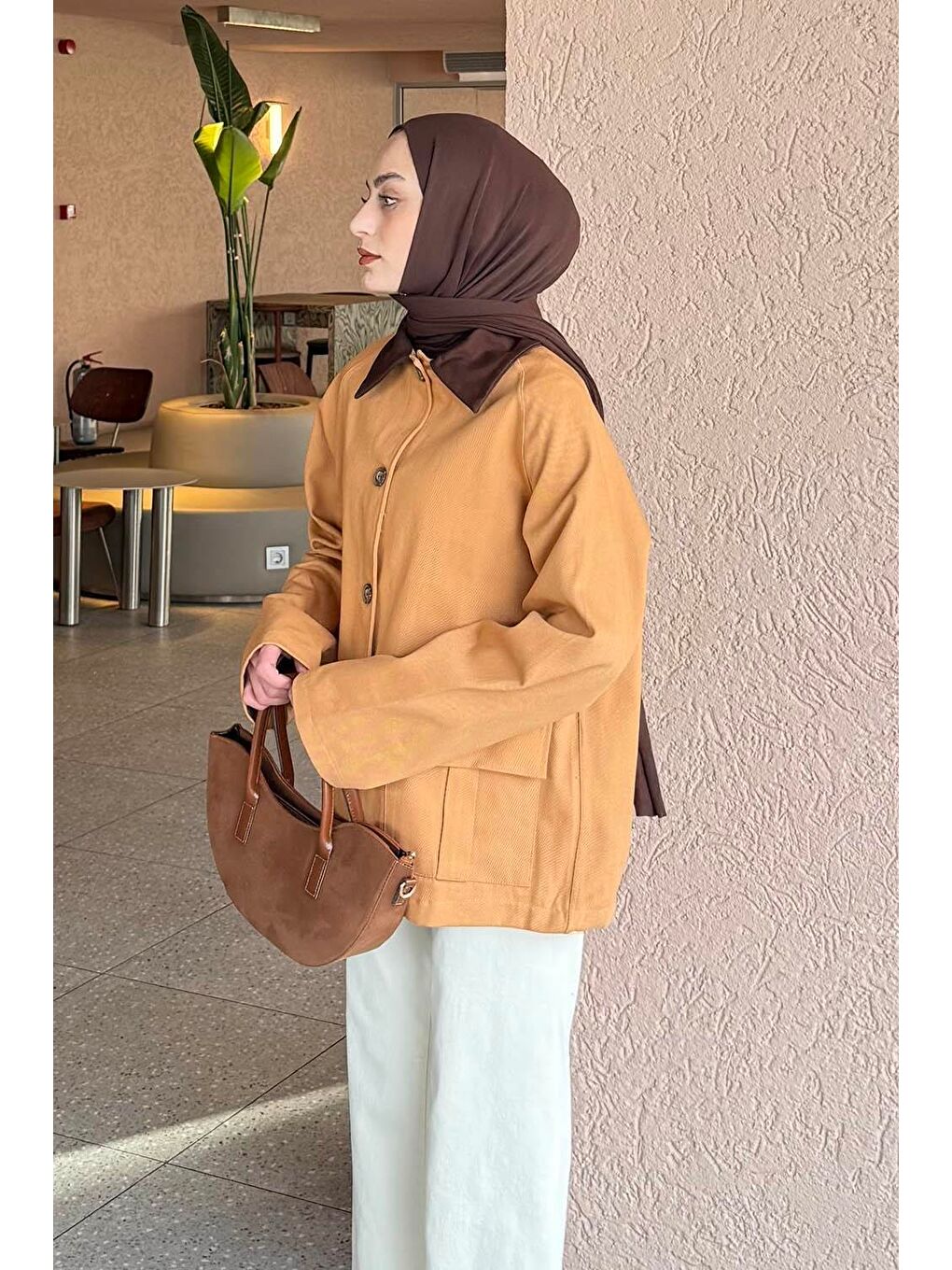 Kahverengi Yaka Detaylı Düğmeli Gabardin Ceket Taba-1