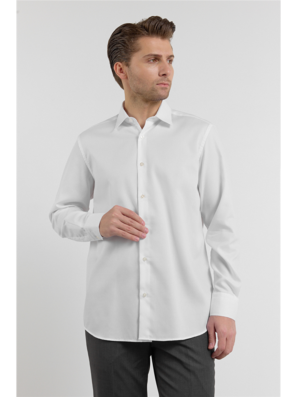 Beyaz Uzun Kol Sert Yaka Kendinden Desenli %100 Pamuk Comfort Fit Gömlek 1004255204