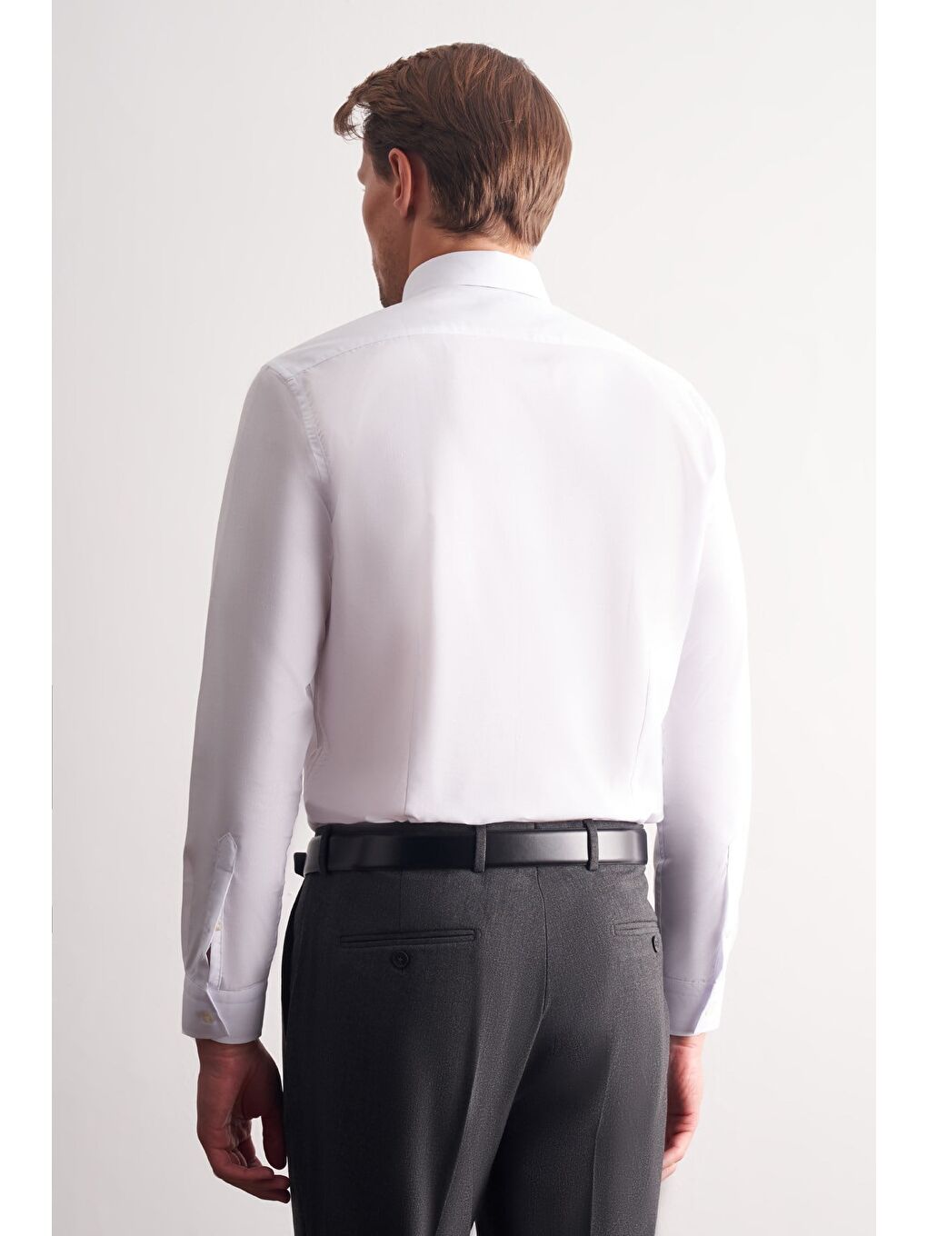 Beyaz Uzun Kol Sert Yaka Düz Pamuklu Slim Fit Gömlek 1004260057-4