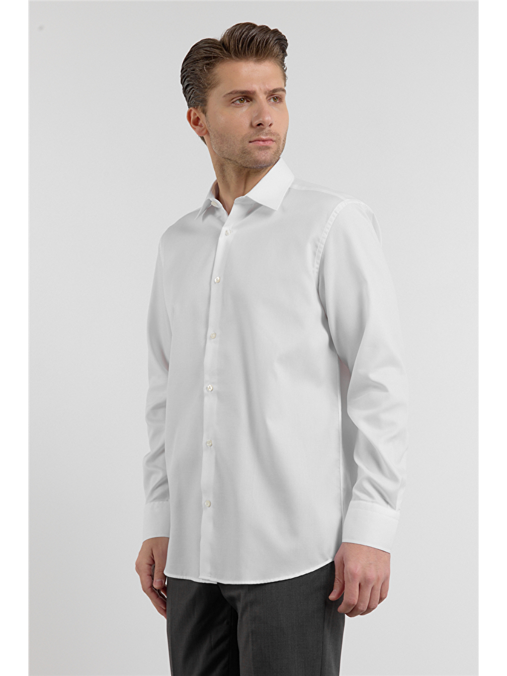 Beyaz Uzun Kol Sert Yaka Kendinden Desenli %100 Pamuk Comfort Fit Gömlek 1004255204-2