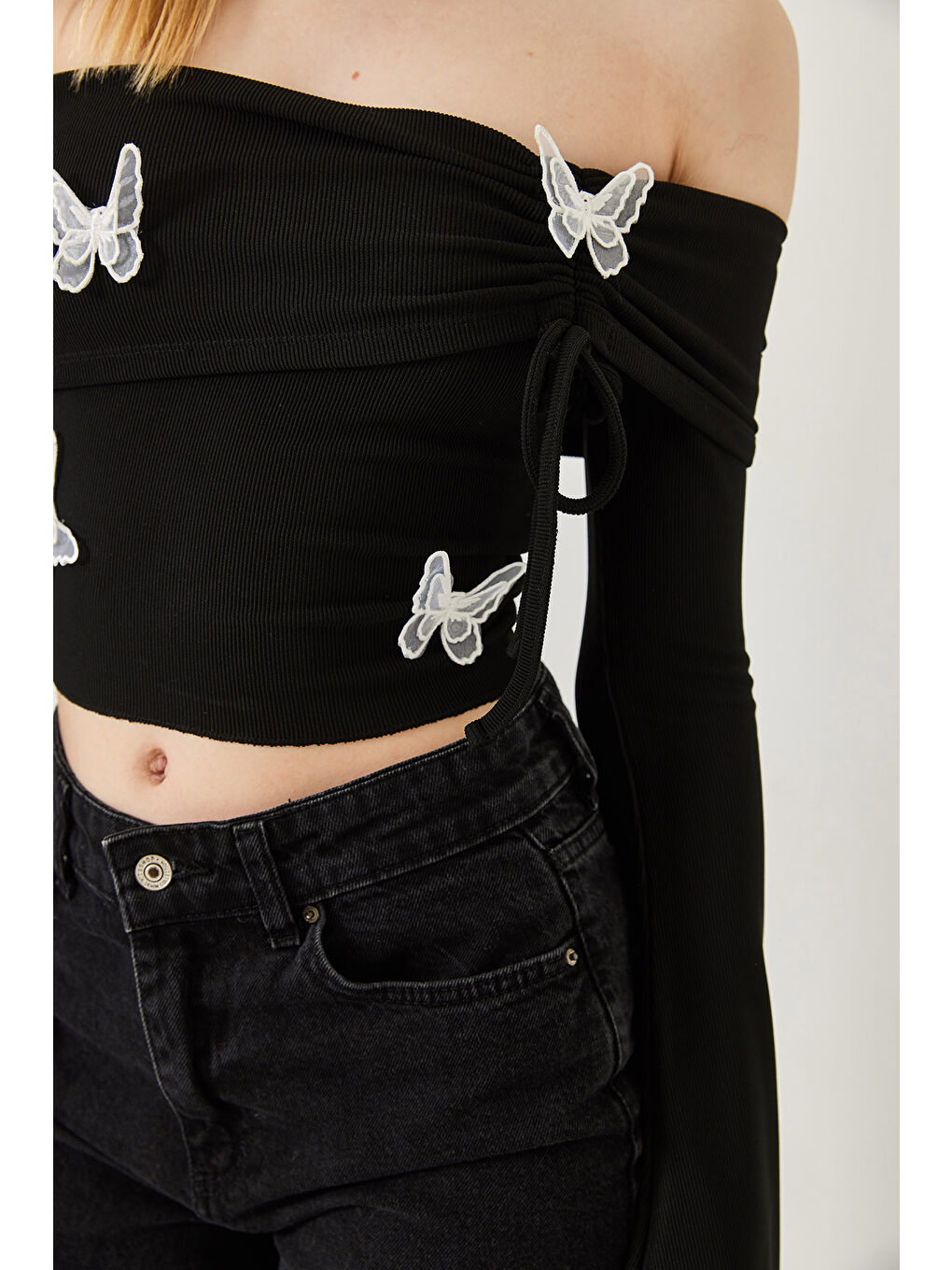 Siyah Kadın Madonna Yaka Kelebek Detaylı Bluz-5