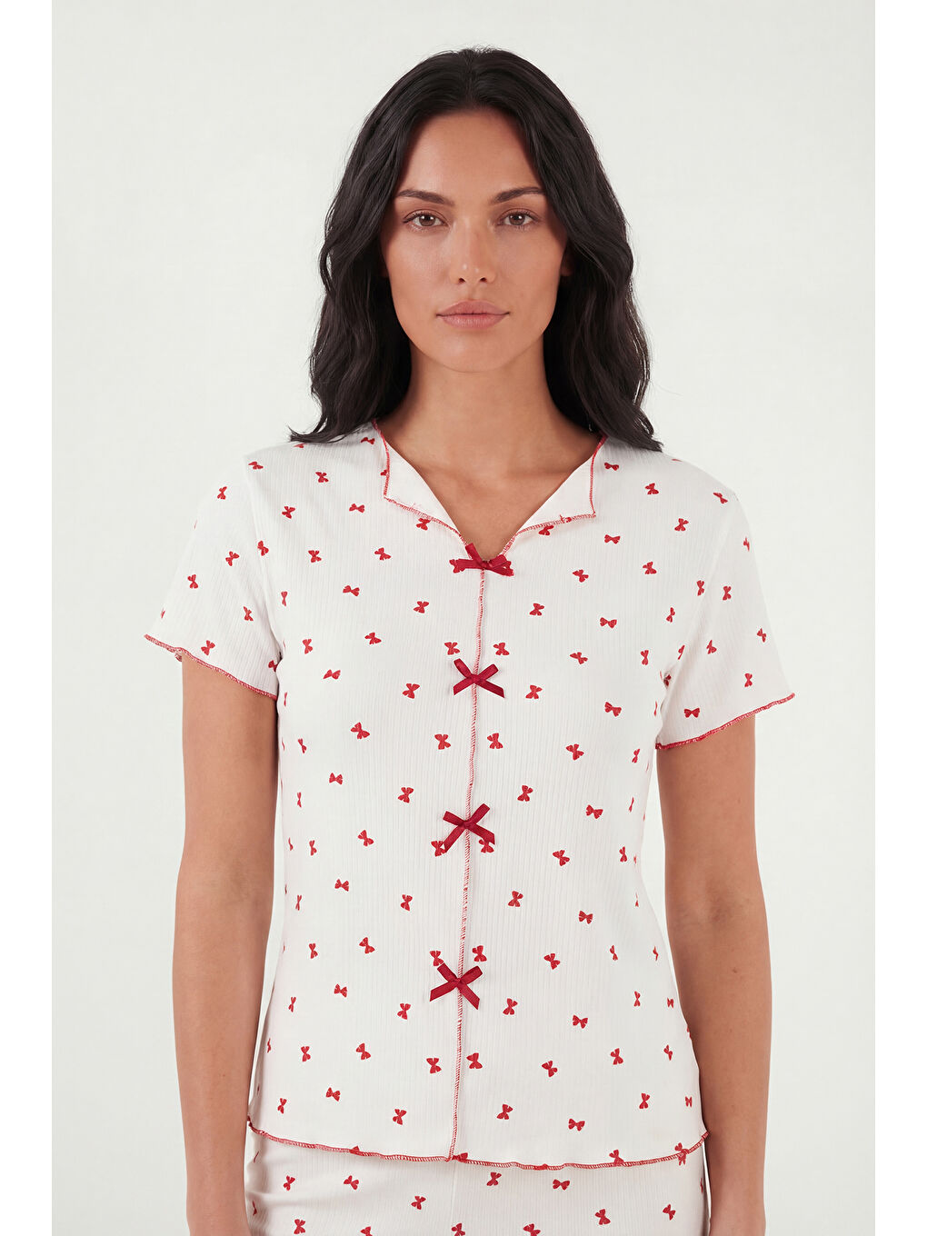 Beyaz Regular Fit Desenli V Yaka Kısa Kollu Pijama Takımı 65770836-3