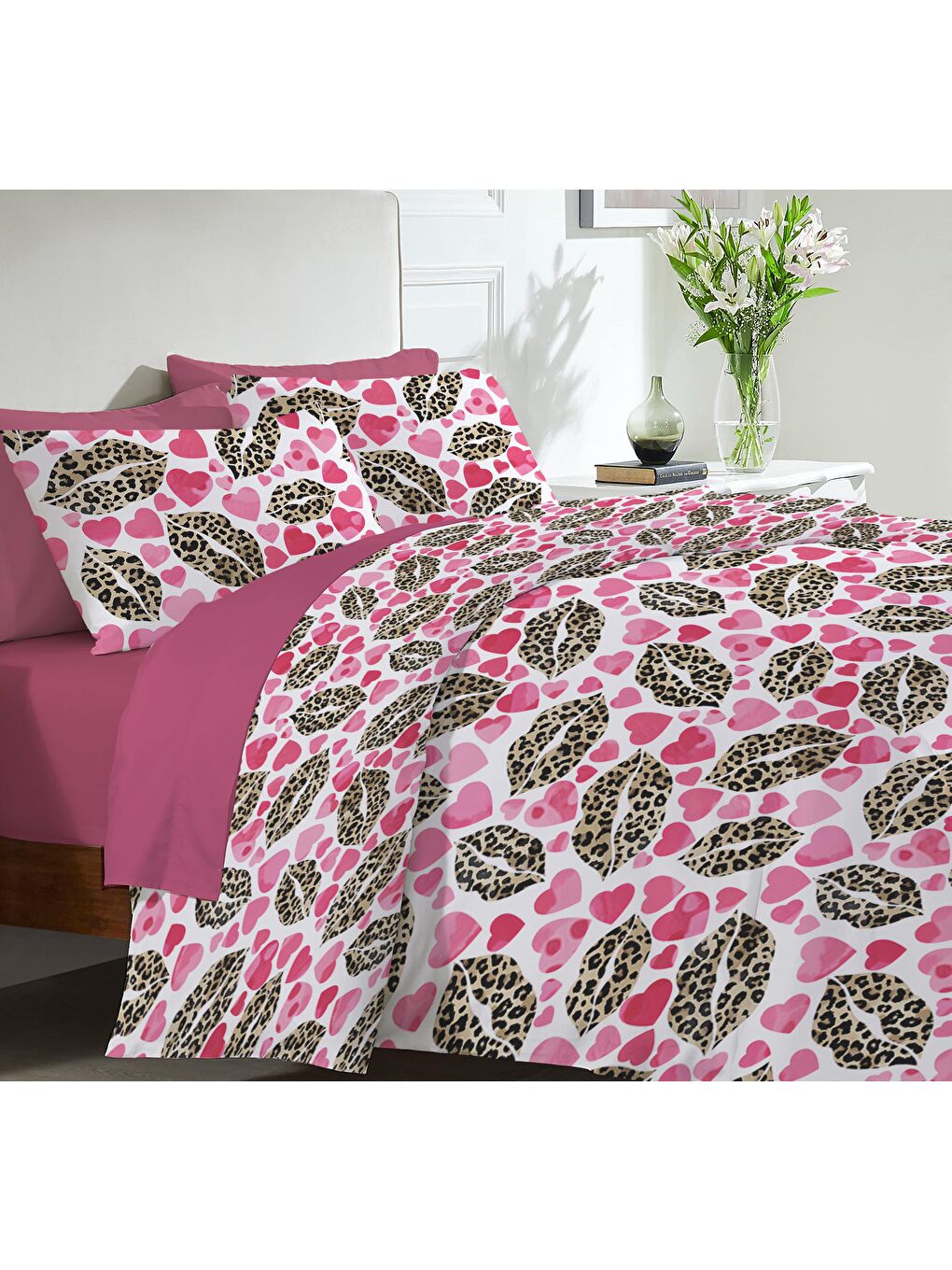 Kırmızı Kalp, sevgililer günü özel desen baskılı çift Kişilik 200x220 Cm ÇARŞAFSIZ Nevresim Takımı