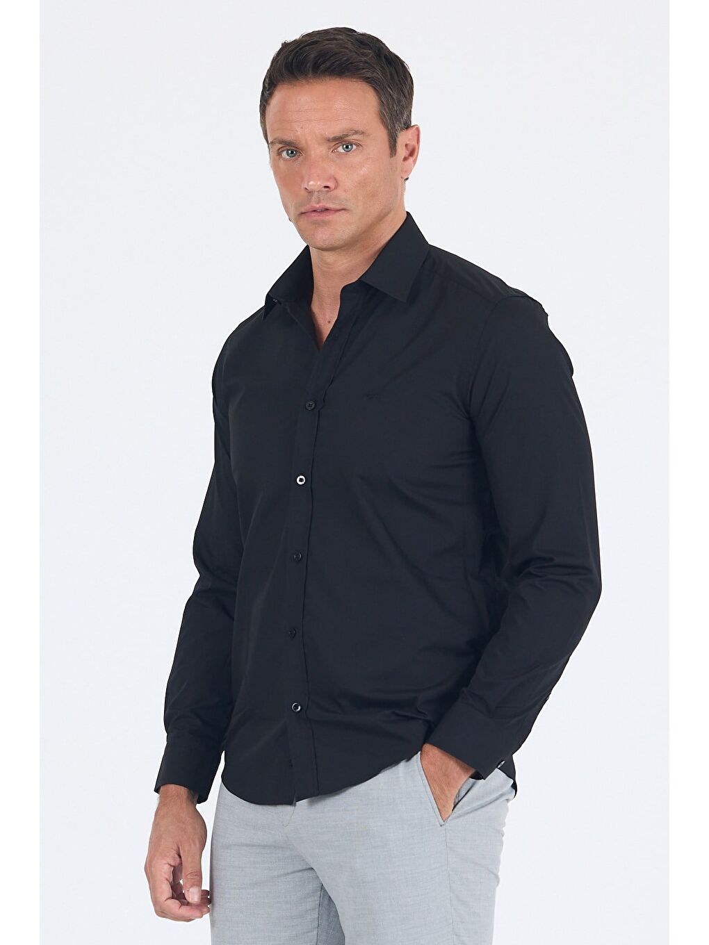 Siyah Uzun Kol Sert Yaka Düz Pamuklu Slim Fit Gömlek 1004260057-2