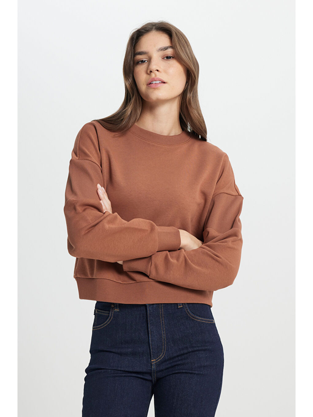 Kahverengi Relaxed Fit Geniş Kesim Bisiklet Yaka Deve Tüyü Sweatshirt-2