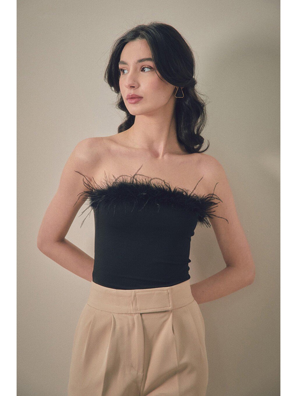 Siyah Basic Tüylü Straplez Crop Bluz-1