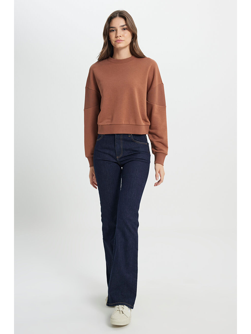 Kahverengi Relaxed Fit Geniş Kesim Bisiklet Yaka Deve Tüyü Sweatshirt-4