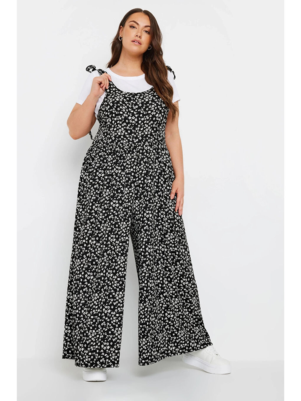 Siyah Büyük Beden Bol Paça Askıları Bağlamalı Çiçek Desenli Maxi Tulum 137986