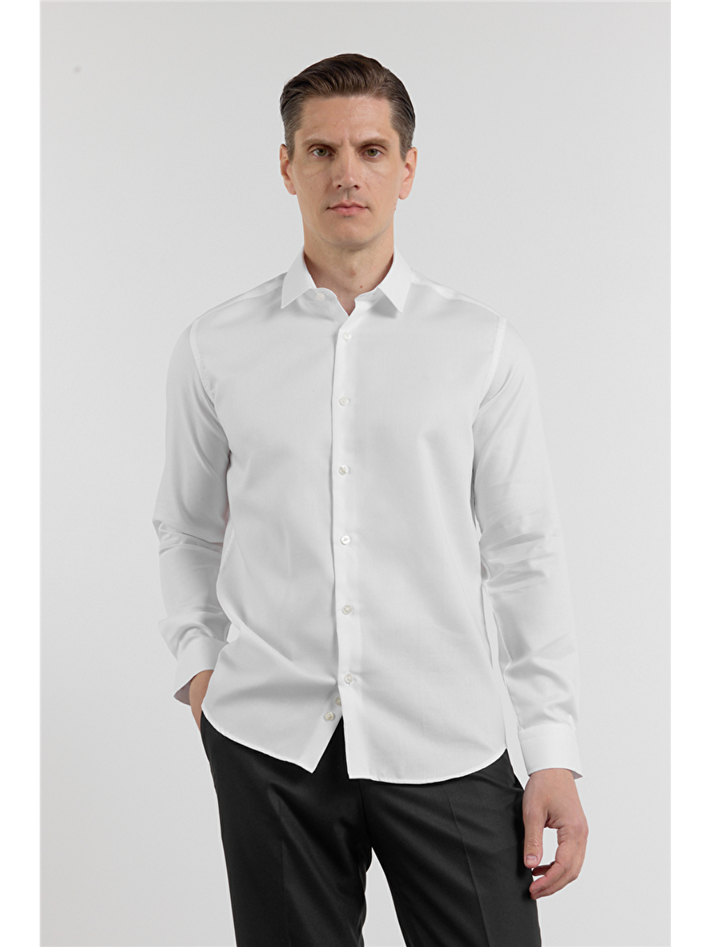 Beyaz Uzun Kol Sert Yaka Kendinden Desenli %100 Pamuk Slim Fit Gömlek 1004255202-2