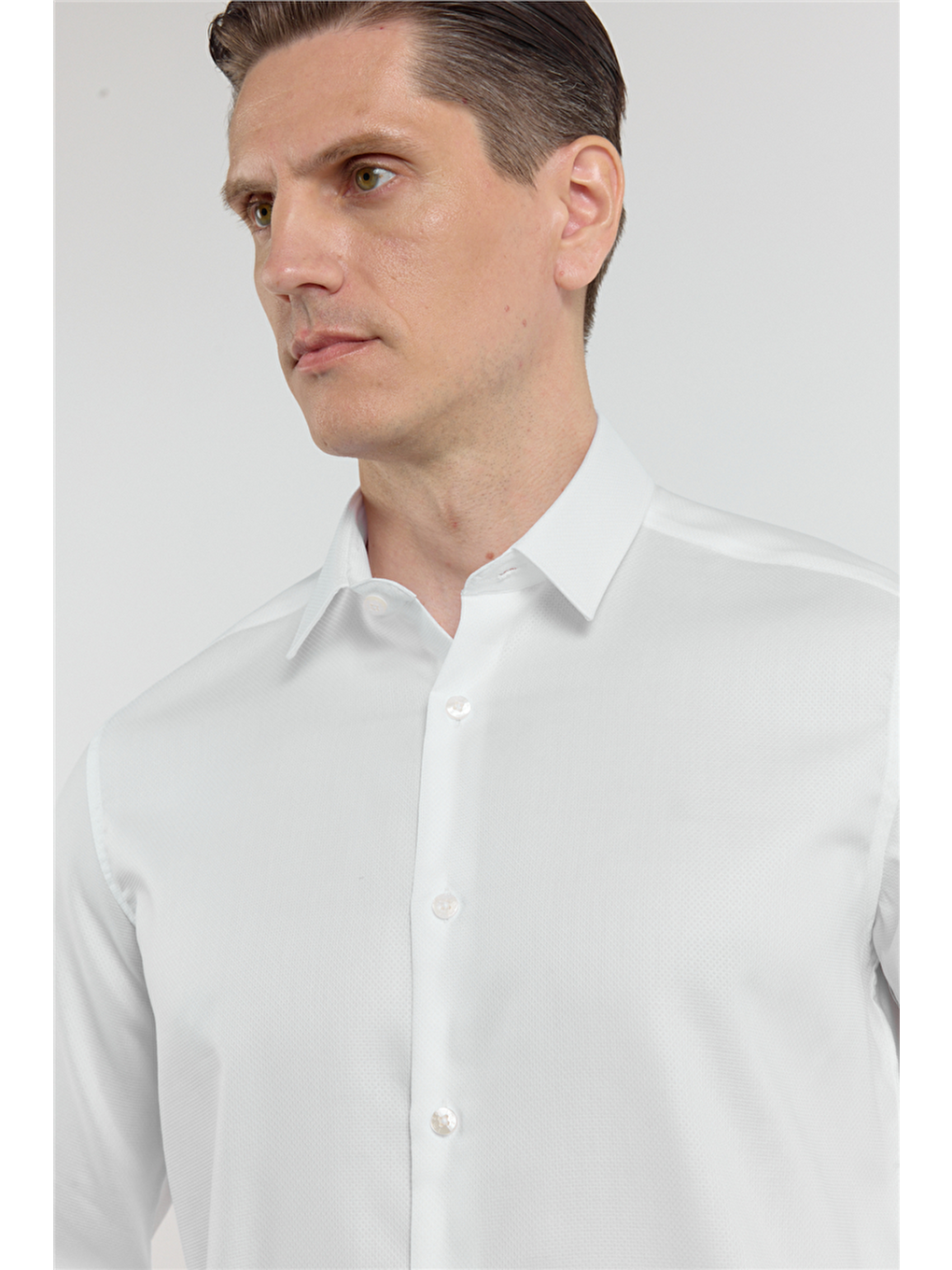 Beyaz Uzun Kol Sert Yaka Kendinden Desenli %100 Pamuk Slim Fit Gömlek 1004255202-3