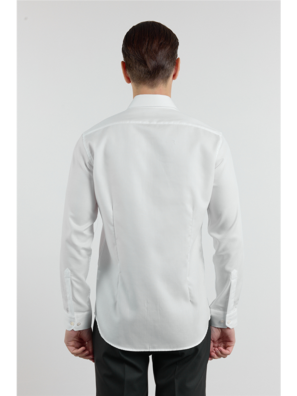 Beyaz Uzun Kol Sert Yaka Kendinden Desenli %100 Pamuk Slim Fit Gömlek 1004255202-4