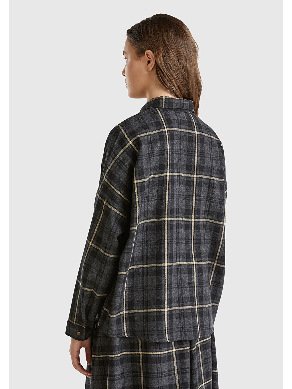 Kadın Antrasit Pamuk Ve Yün Karışımlı Gizli Düğmeli Sivri Yaka Gömlek-1