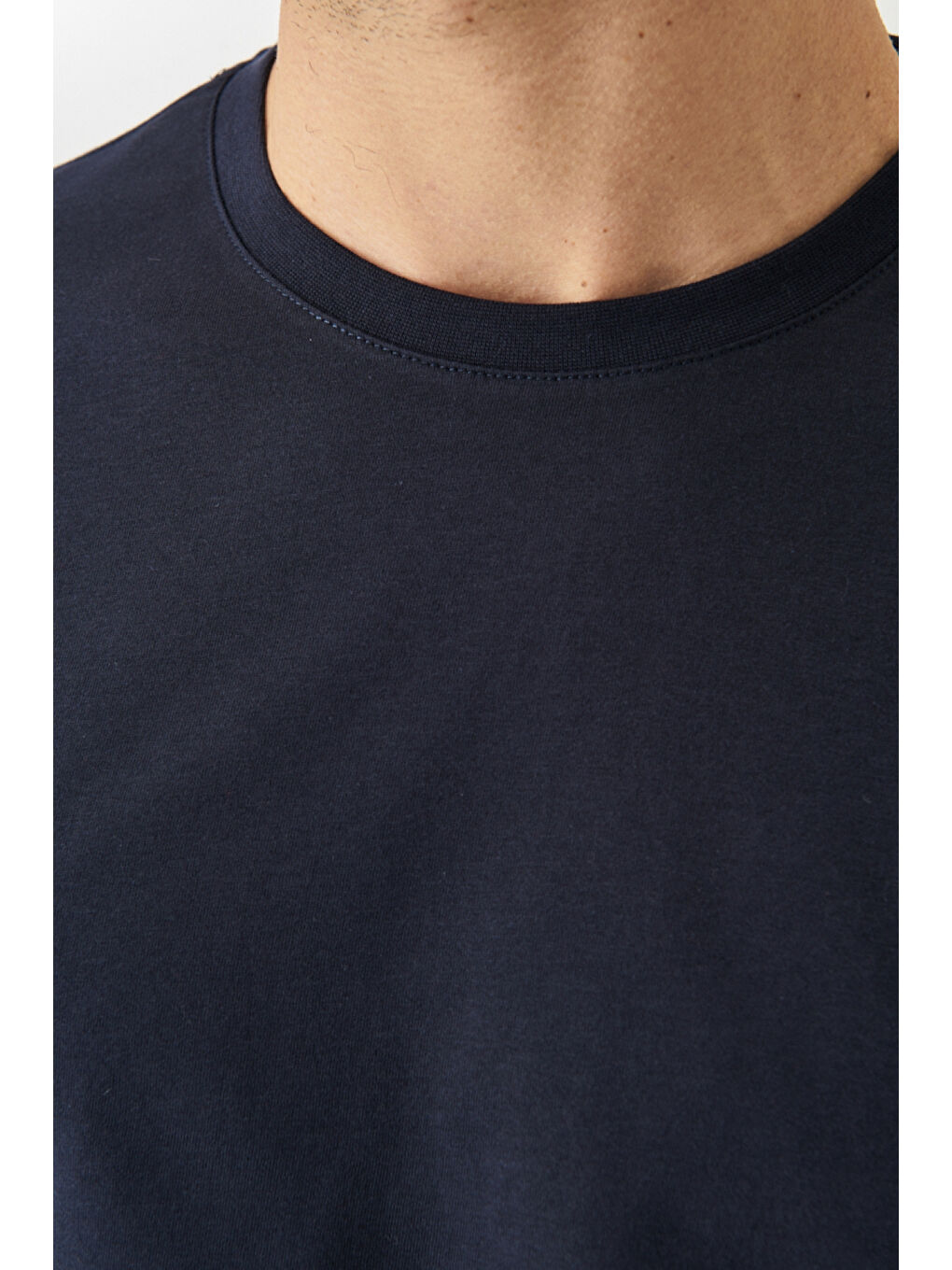 Erkek Lacivert Slim Fit Dar Kesim %100 Pamuk Bisiklet Yaka Kısa Kollu Tişört-4