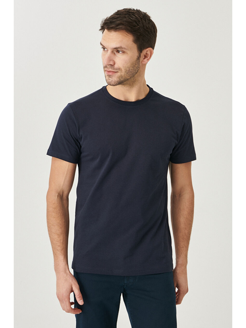 Erkek Lacivert Slim Fit Dar Kesim %100 Pamuk Bisiklet Yaka Kısa Kollu Tişört-5