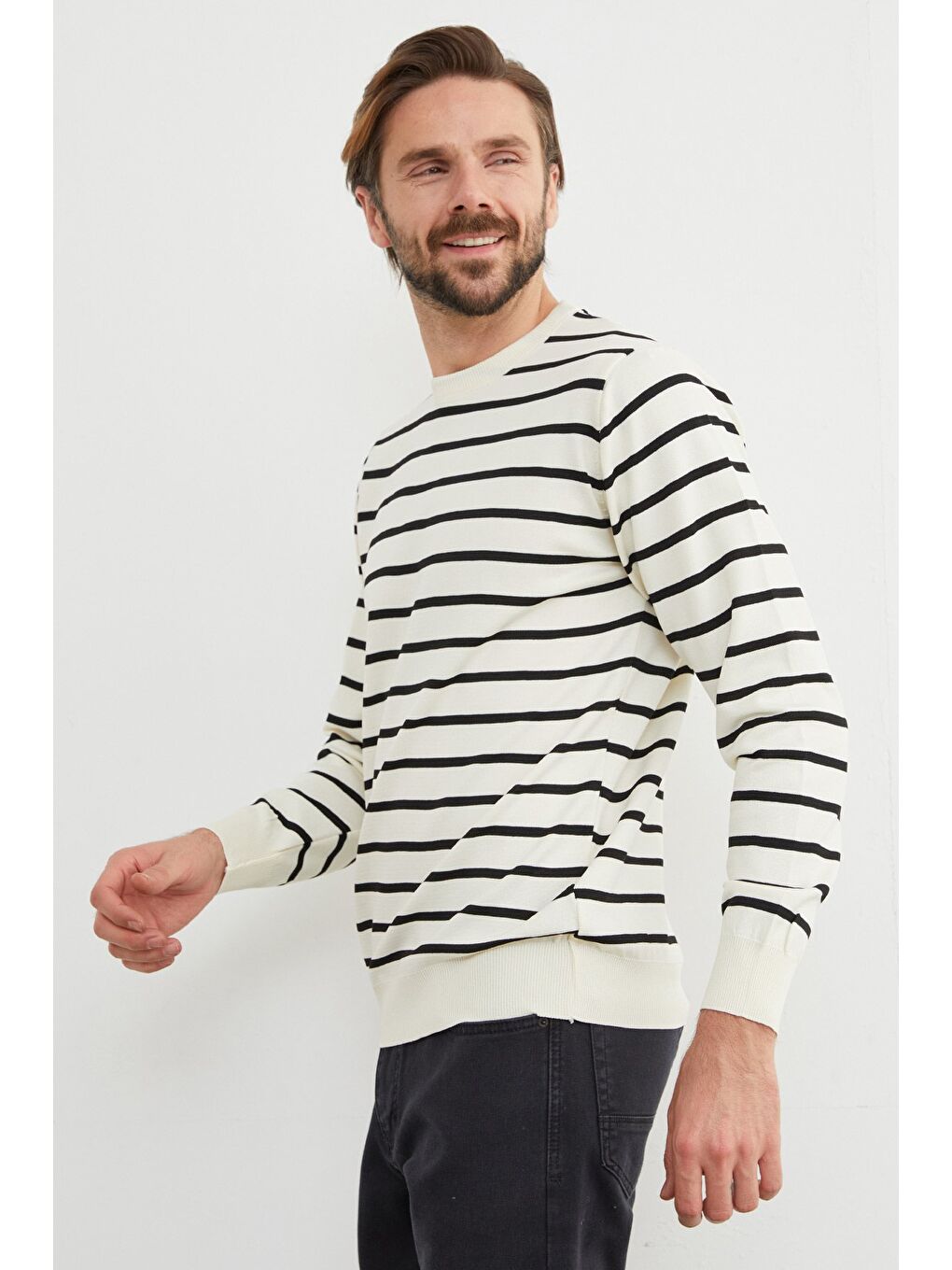 Ekru Çizgili Bisiklet Yaka Kazak-2