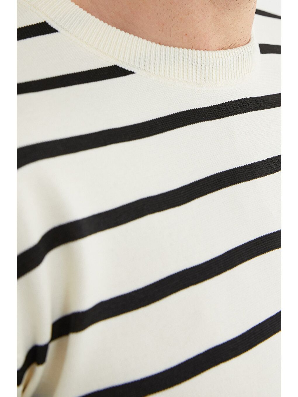 Ekru Çizgili Bisiklet Yaka Kazak-4