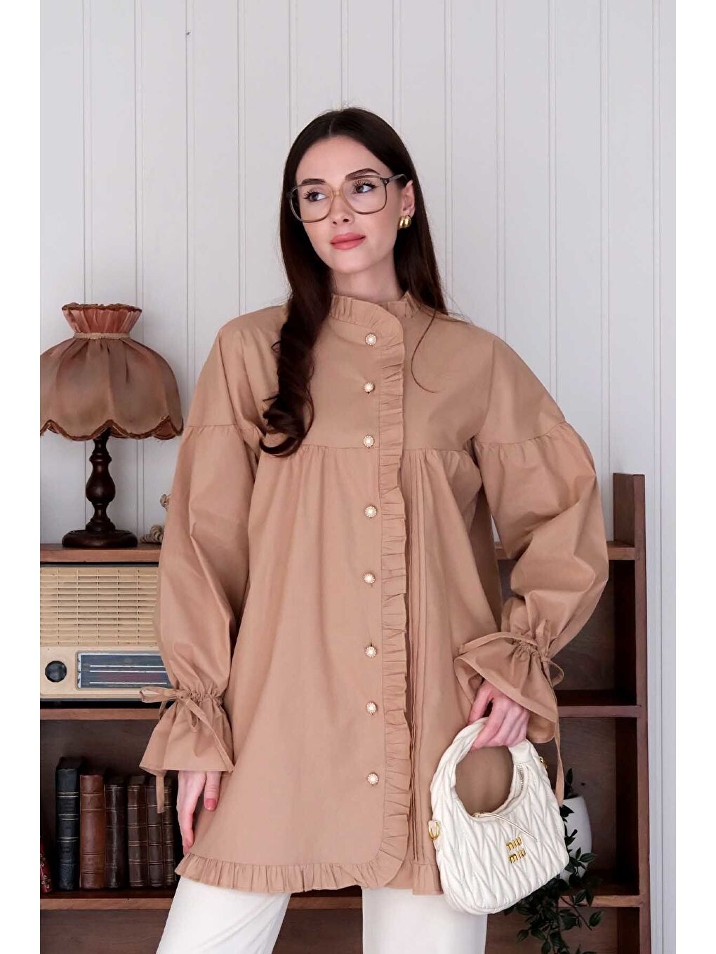 Bej Karamel Kolu Büzgülü Gömlek