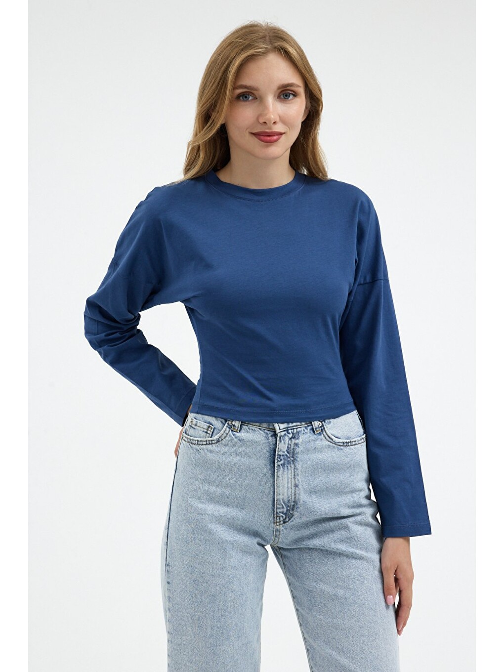 Kadın Uzun Kol Bele Oturan Mavi Crop Bluz-2