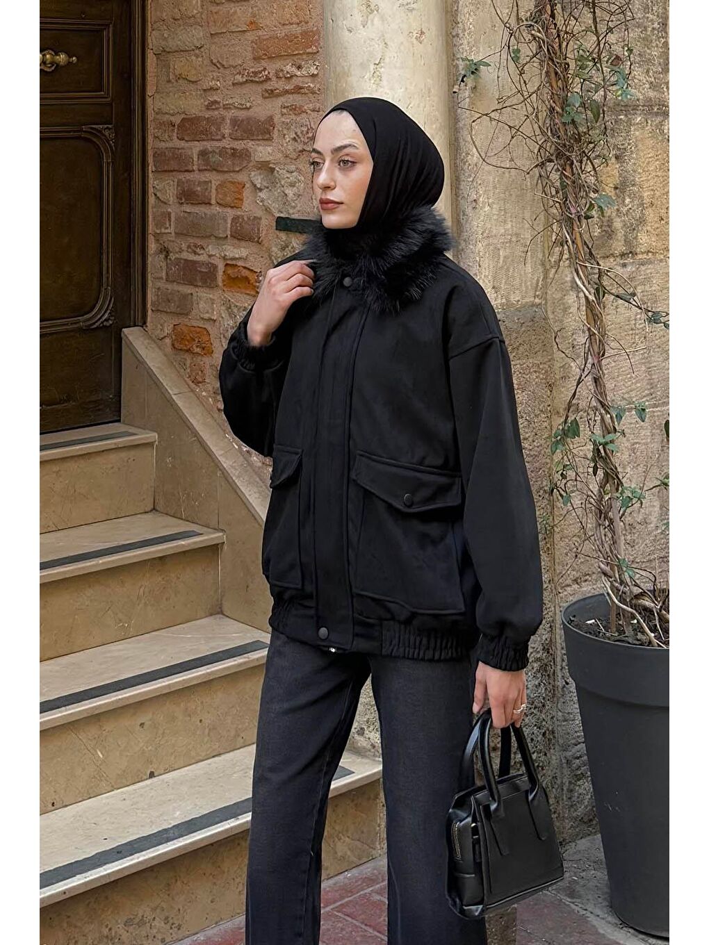Kürk Yaka Cepli Mont Siyah-1