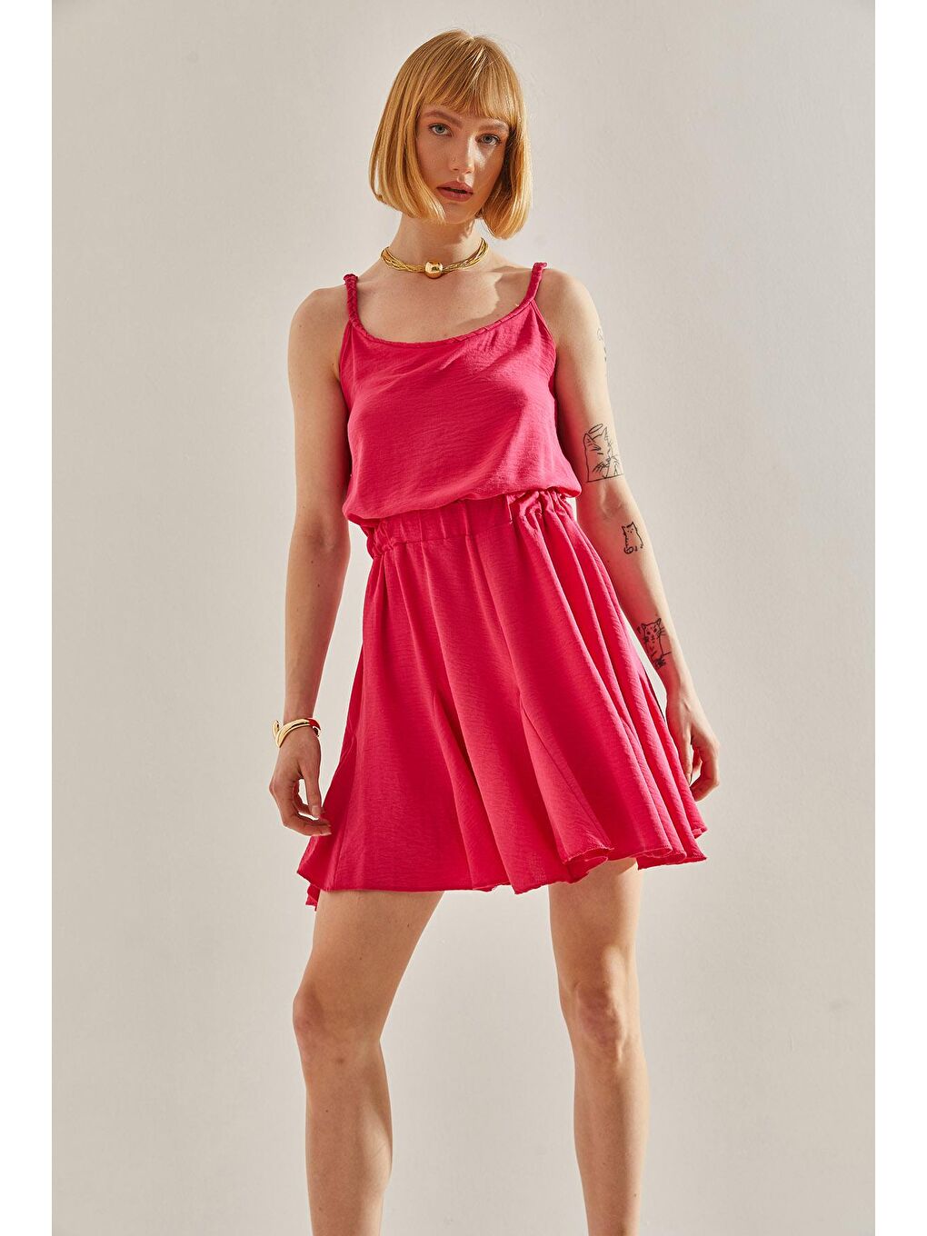 Fuşya Kadın Yakası Örgü Detaylı Etek Ucu Volanlı Askılı Elbise