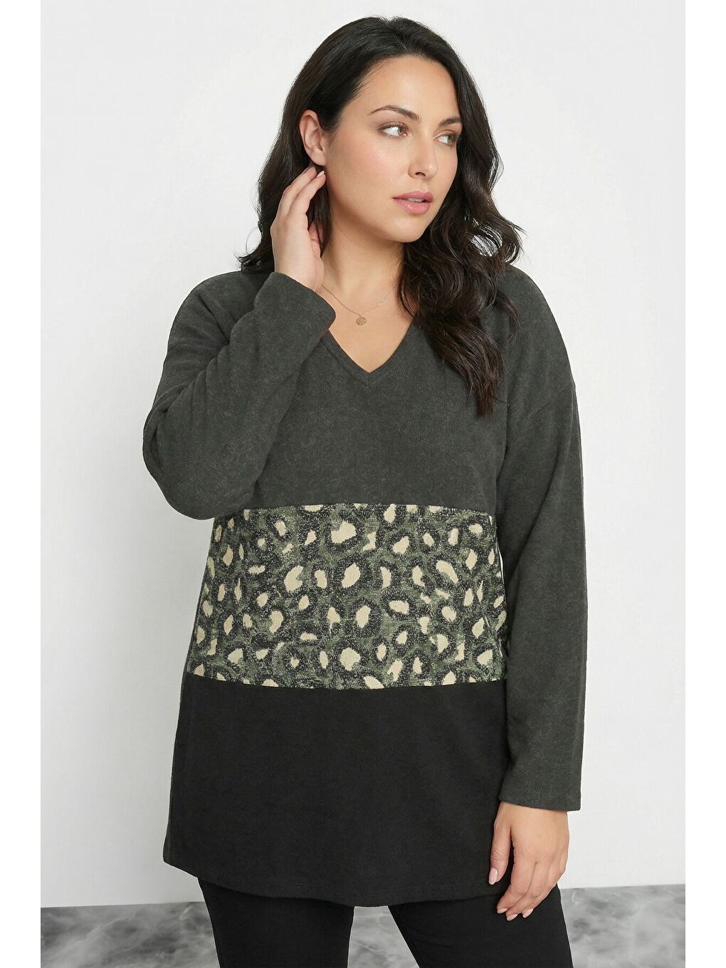 Gri Büyük Beden Renk Bloklu Leopar Desenli Yumoş Kazak 303863-1