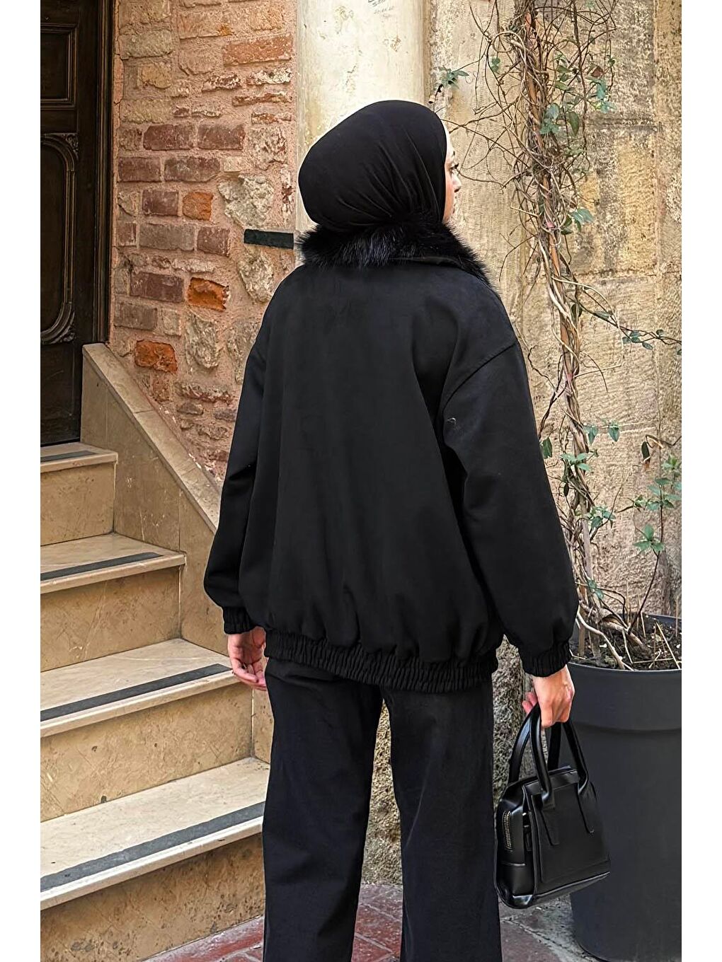 Kürk Yaka Cepli Mont Siyah-3