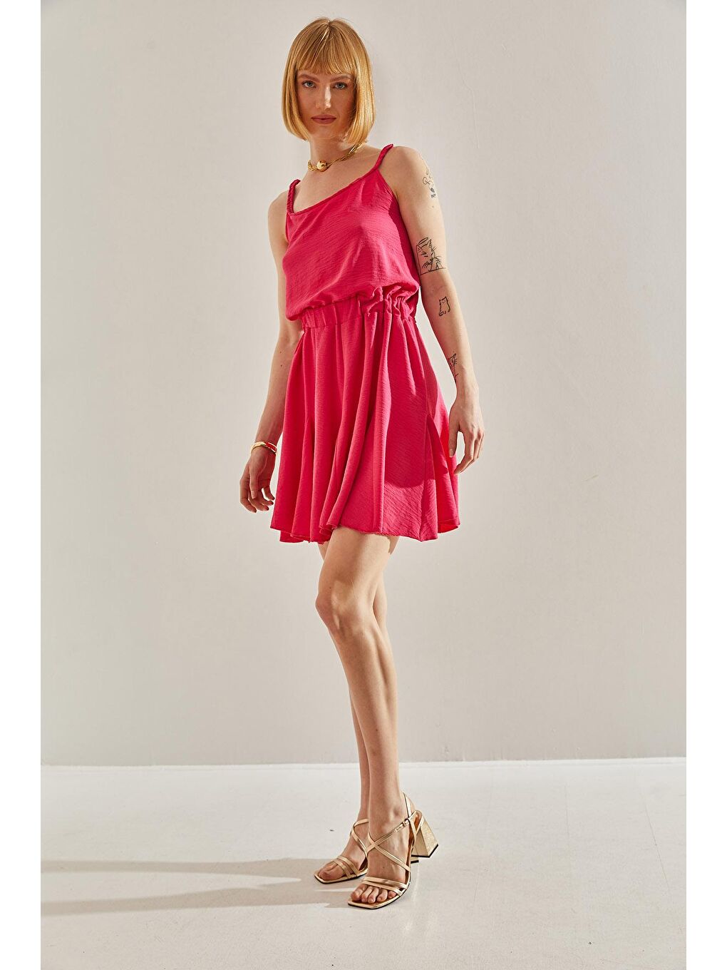 Fuşya Kadın Yakası Örgü Detaylı Etek Ucu Volanlı Askılı Elbise-1