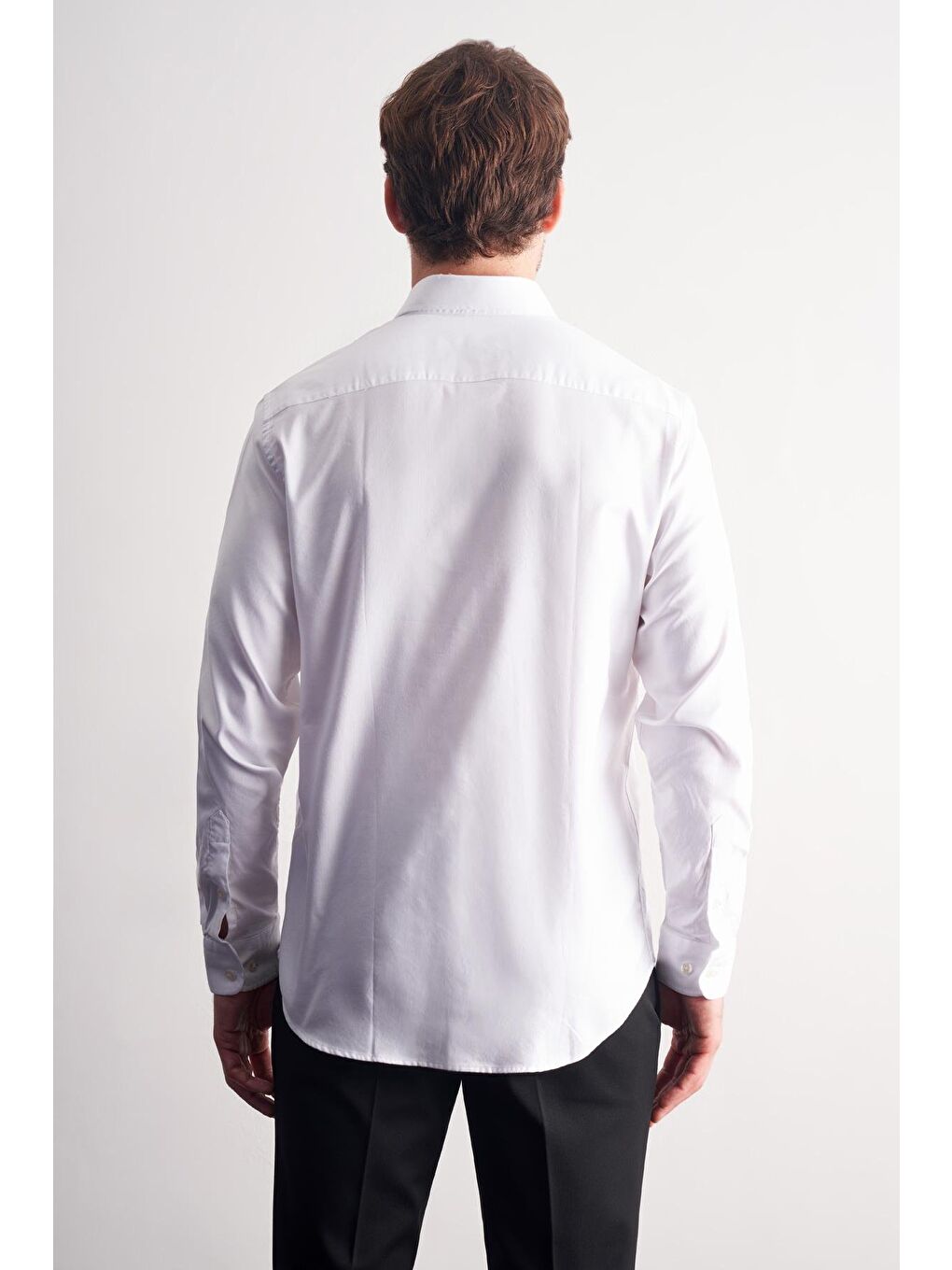 Beyaz Yarım İtalyan Yaka Uzun Kol Premium Slim Fit %100 Pamuk Gömlek 1004255193-4