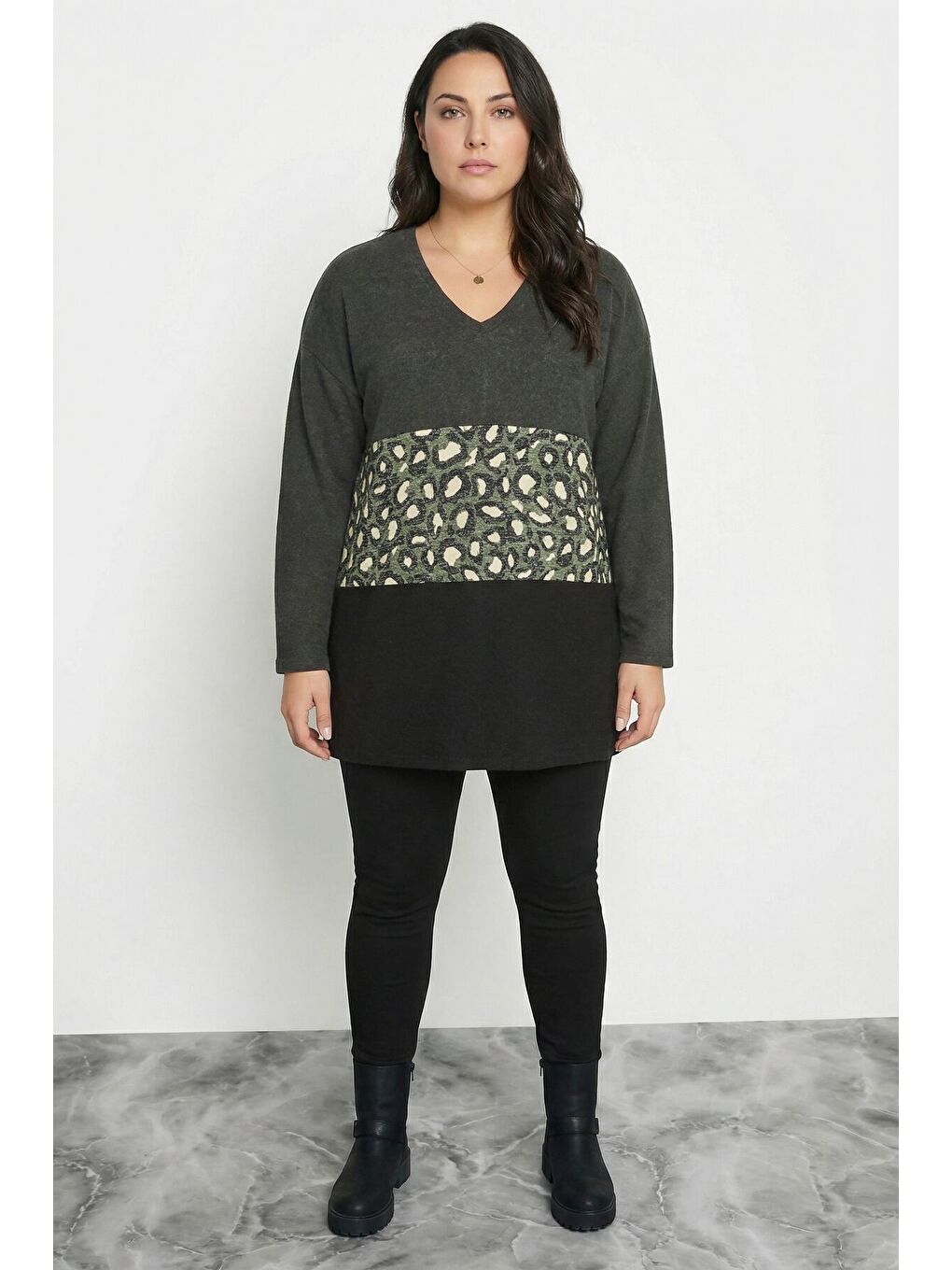 Gri Büyük Beden Renk Bloklu Leopar Desenli Yumoş Kazak 303863-3