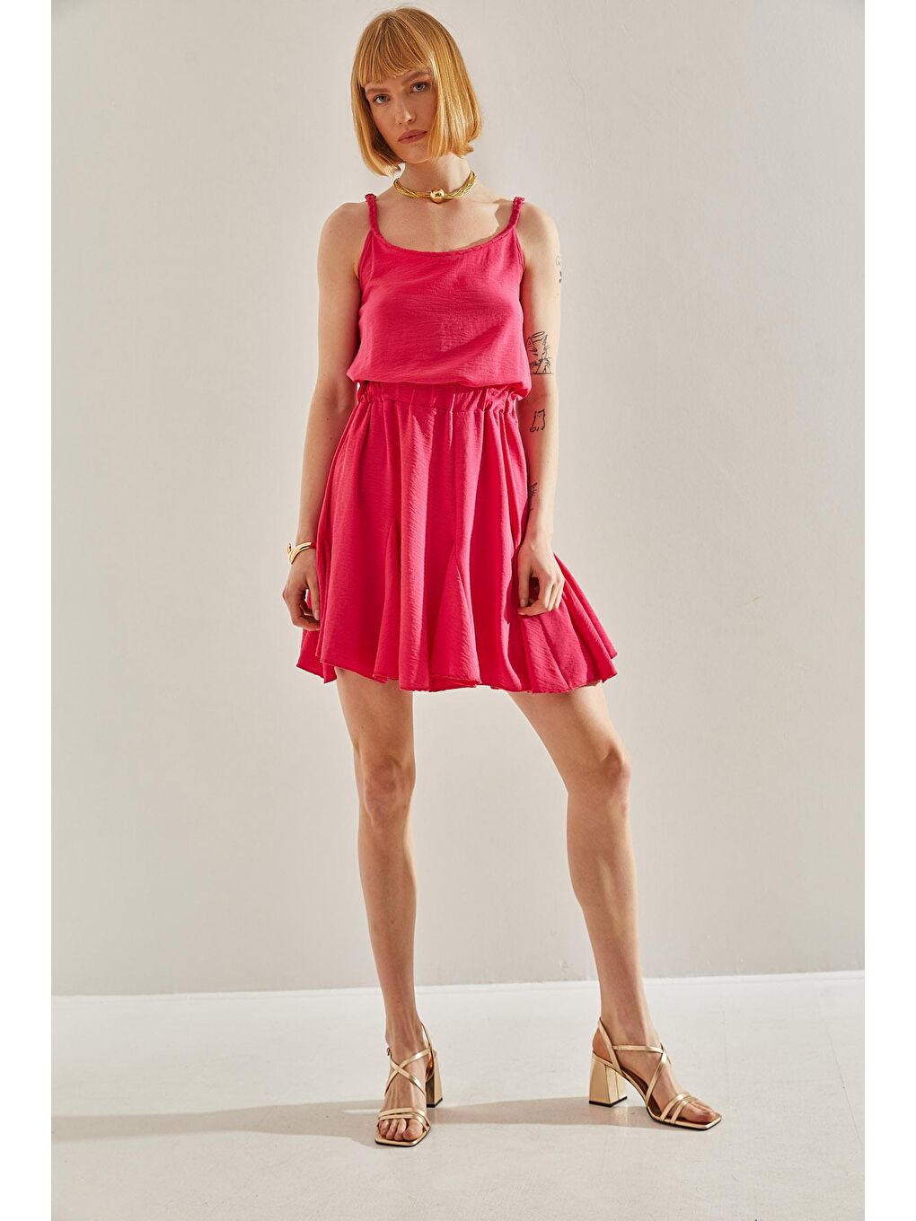 Fuşya Kadın Yakası Örgü Detaylı Etek Ucu Volanlı Askılı Elbise-3