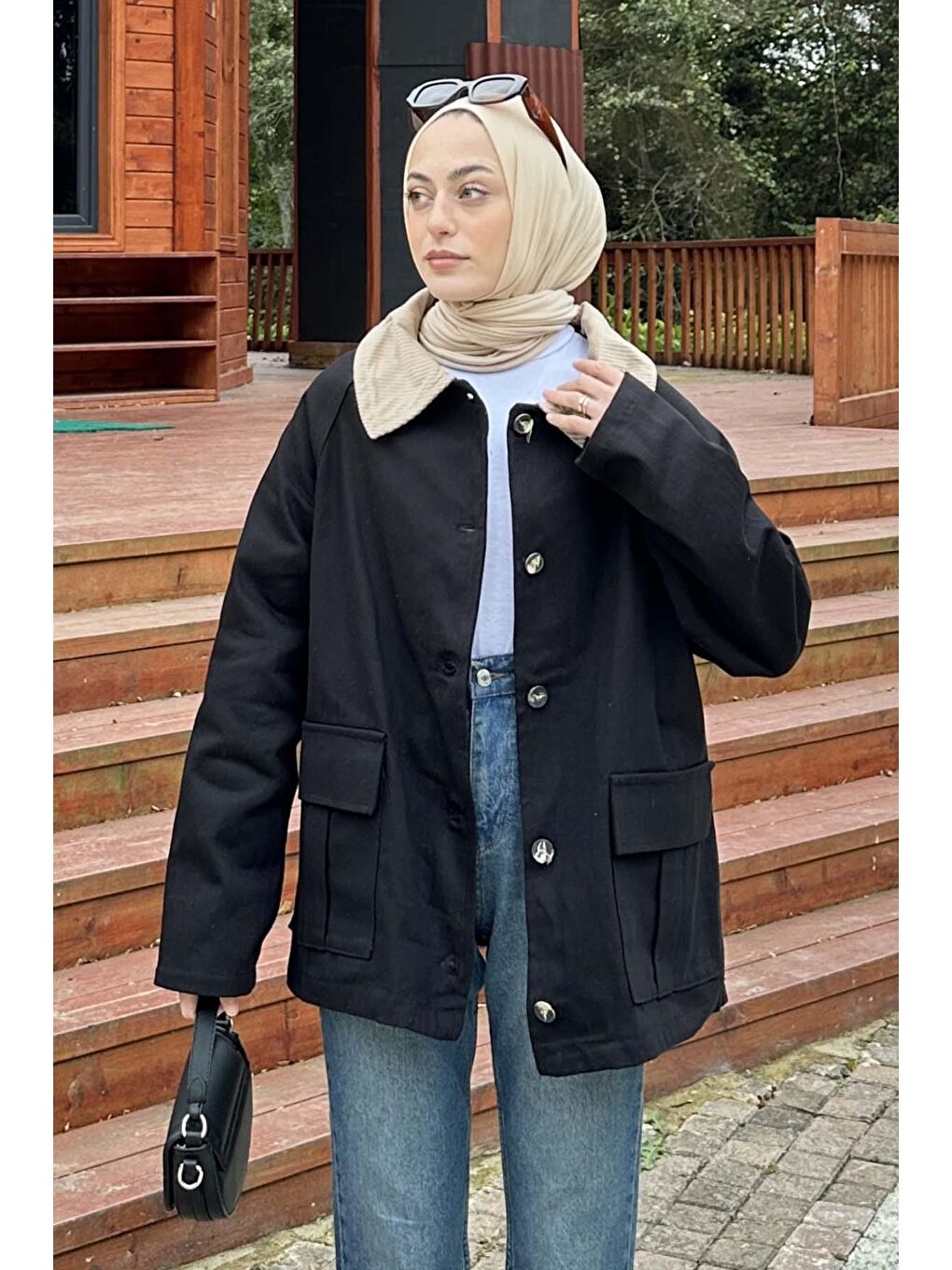 Yaka Detaylı Düğmeli Gabardin Ceket Siyah-1