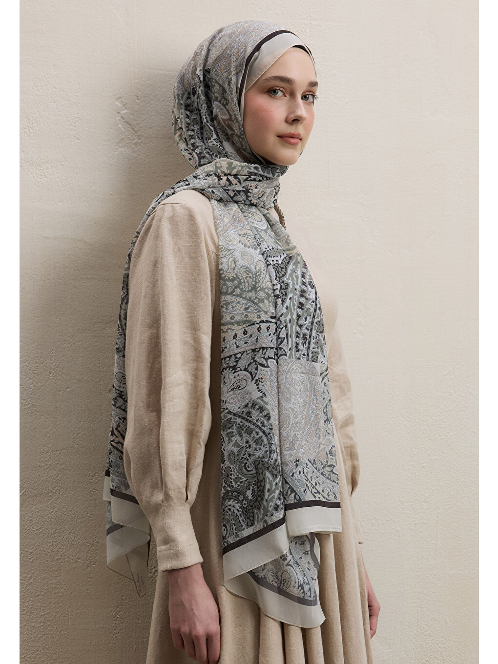 Bej Paısley Patch Desen İpek Krep Şal Vizon
