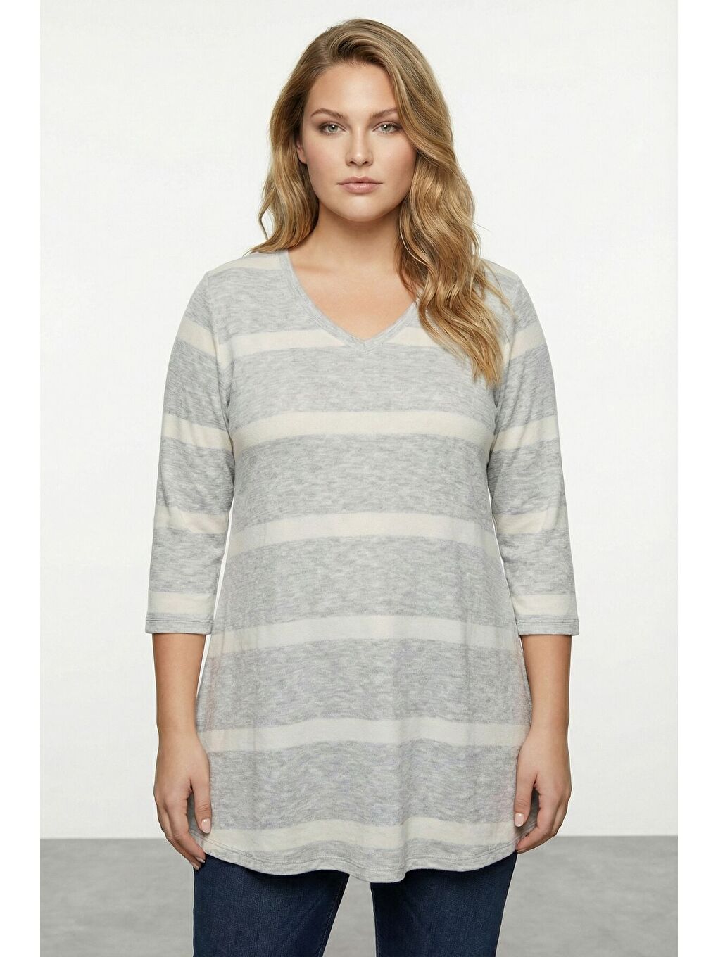Gri Büyük Beden V Yaka Eteği Bollaşan Çizgili Uzun Bluz 304028-4