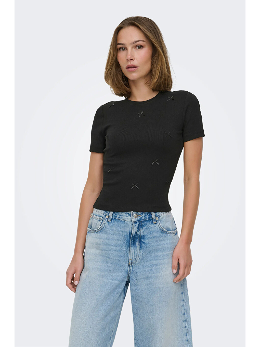 Siyah Onlfemke Pamuklu Slim Fit Fiyonk Detaylı Bisiklet Yaka T Shirt 15369336