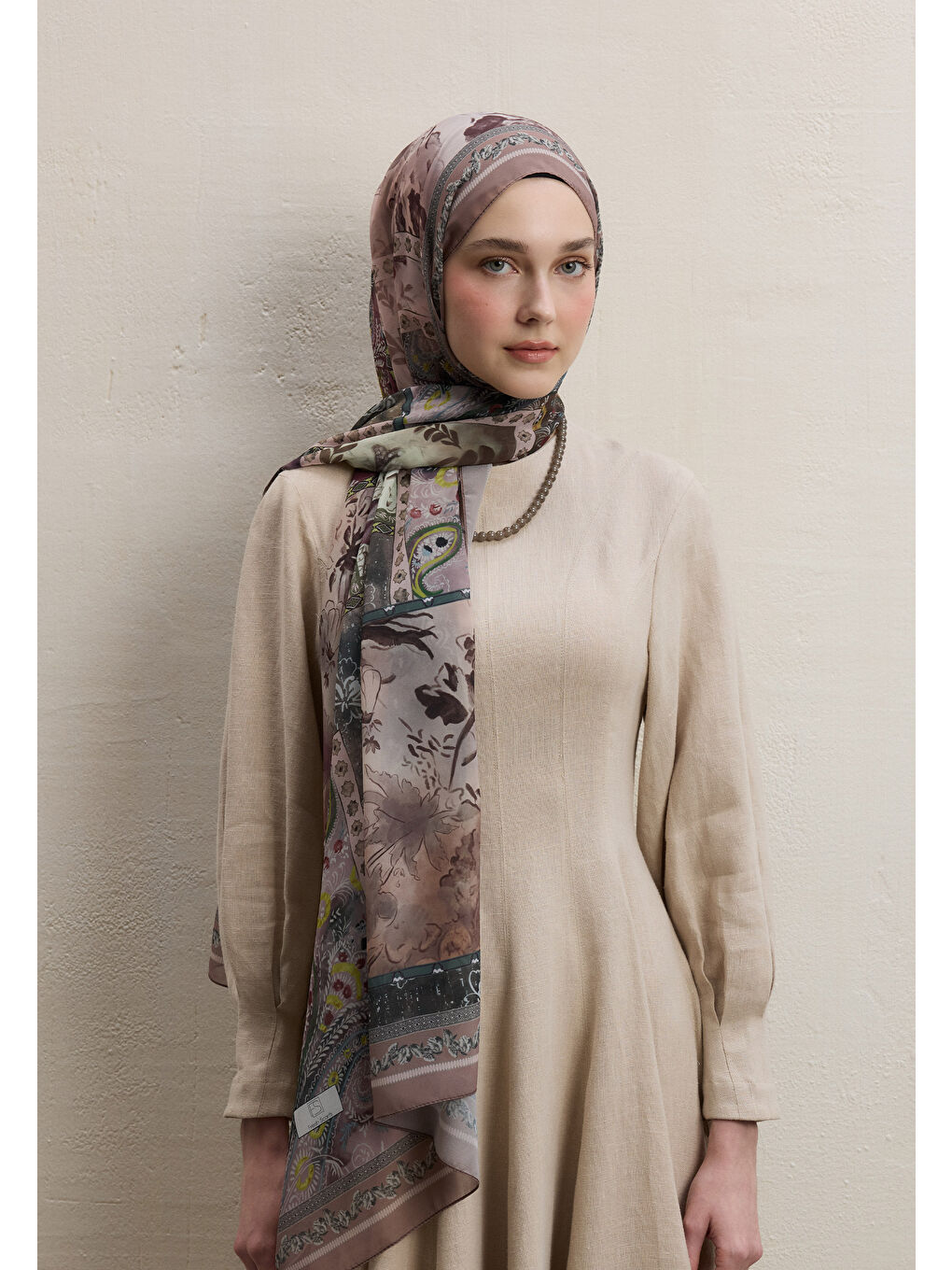 Bej Carına Desen İpek Krep Şal Nude